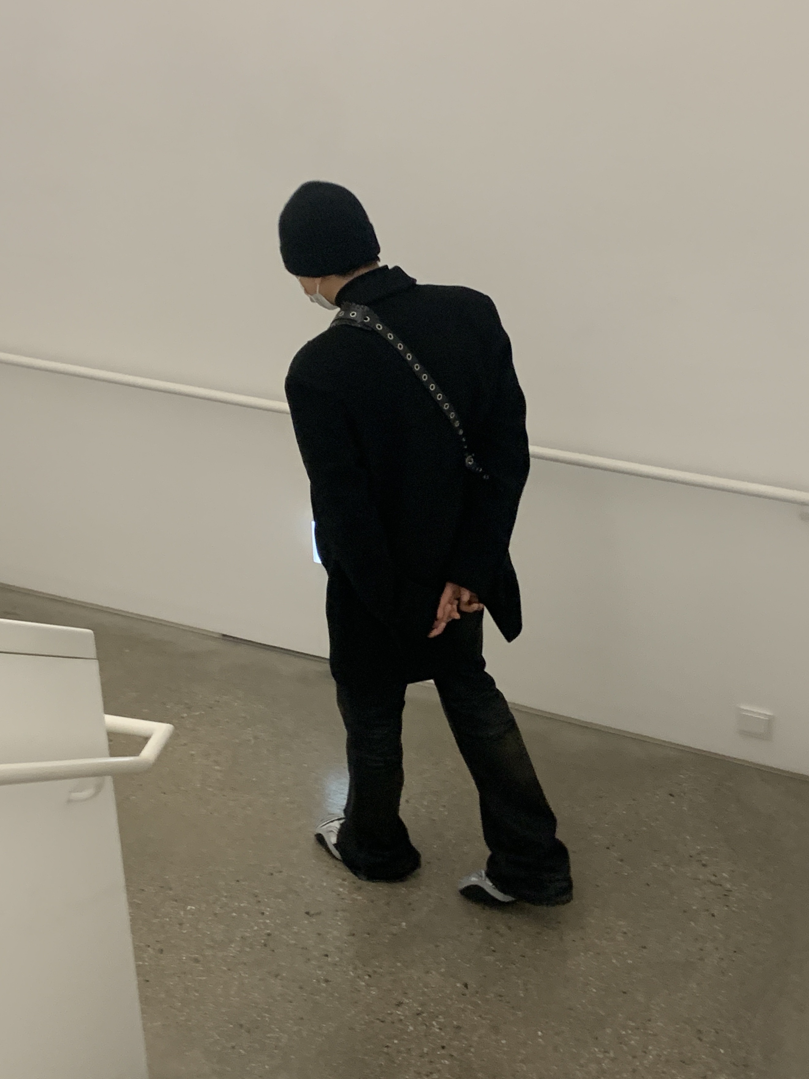 Celine Embroidered Knit Wool Beanie Black, Balenciaga Tyrex Sneakers Black Grey 착용 스타일 - 2