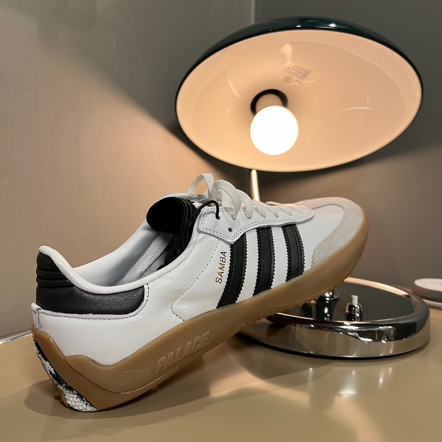 Adidas x Palace Samba White Black 착용 스타일