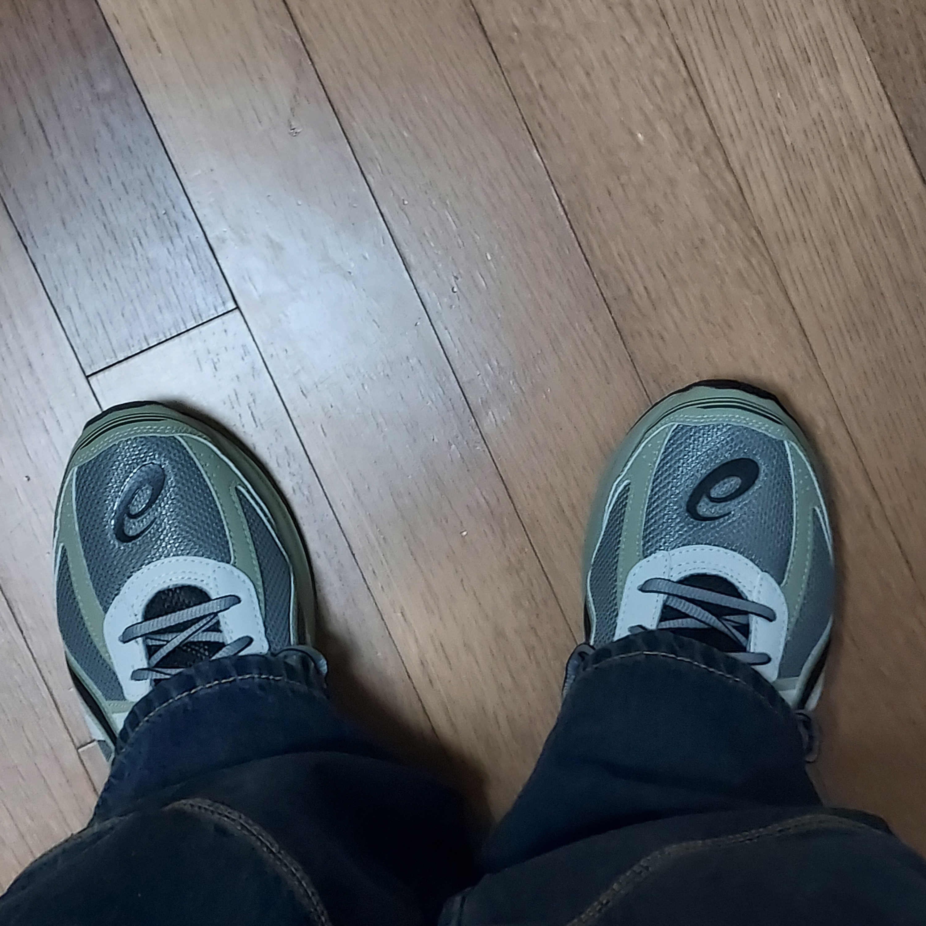 Asics Jog 100 S Sheet Rock - 2E Wide 착용 스타일
