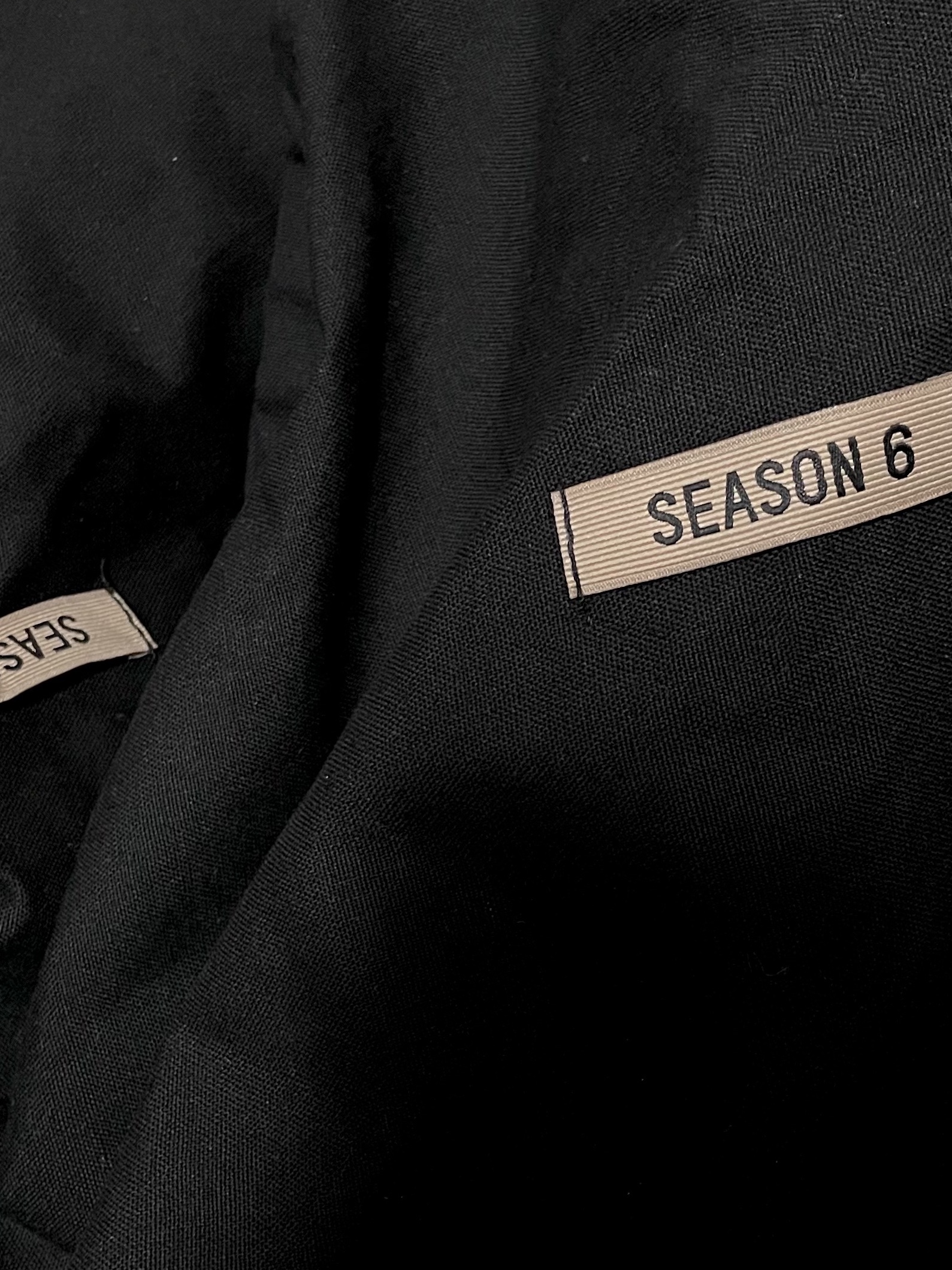 Yeezy Season 6 Desert Boot Graphite 착용 스타일 - 2