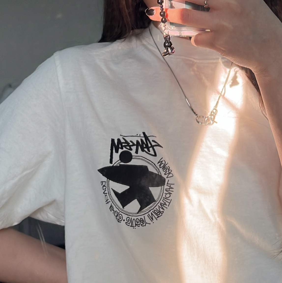 Stussy Beach Roots T-Shirt Natural 착용 스타일