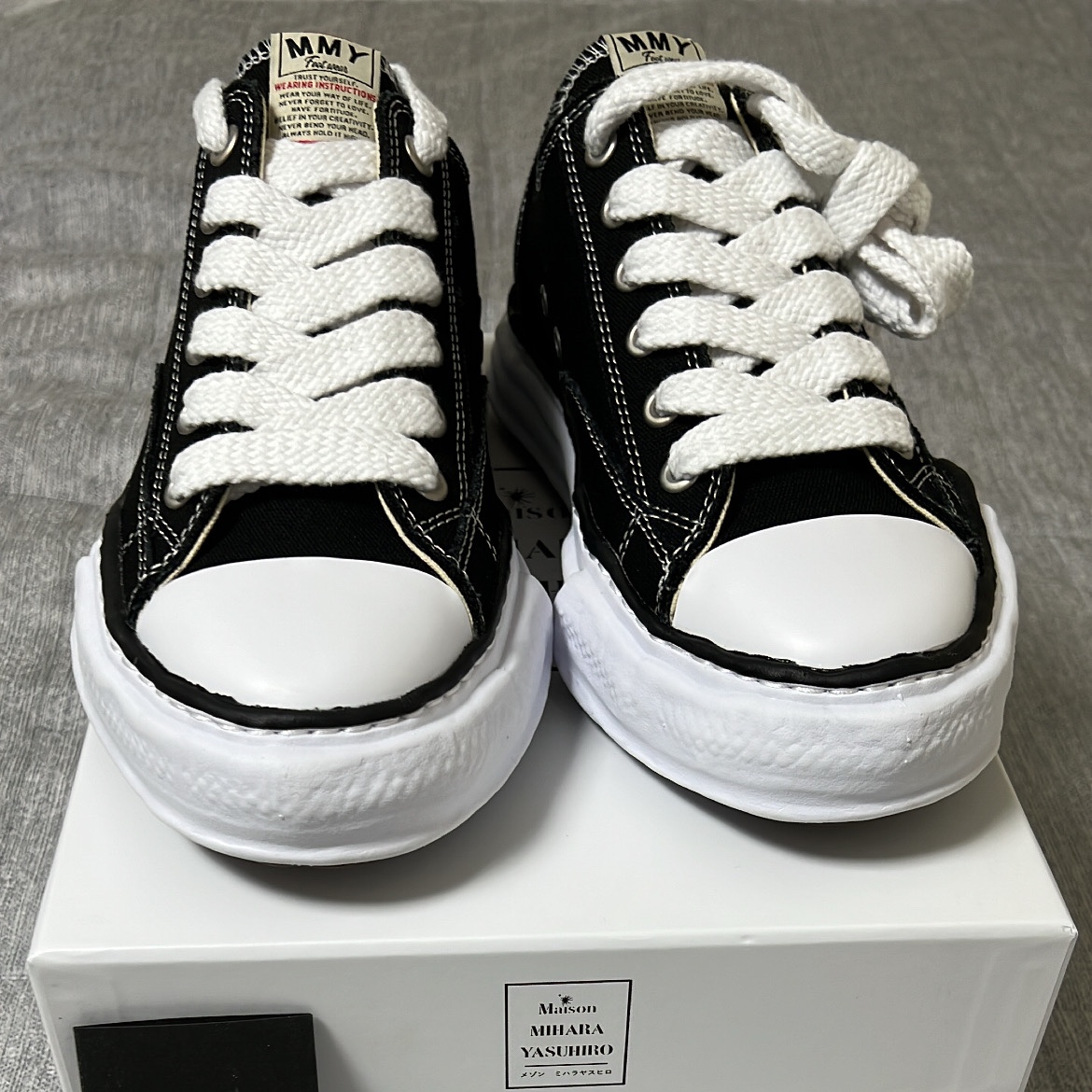 Maison Mihara Yasuhiro Peterson OG Sole Canvas Low Sneakers Black 착용 스타일 - 2
