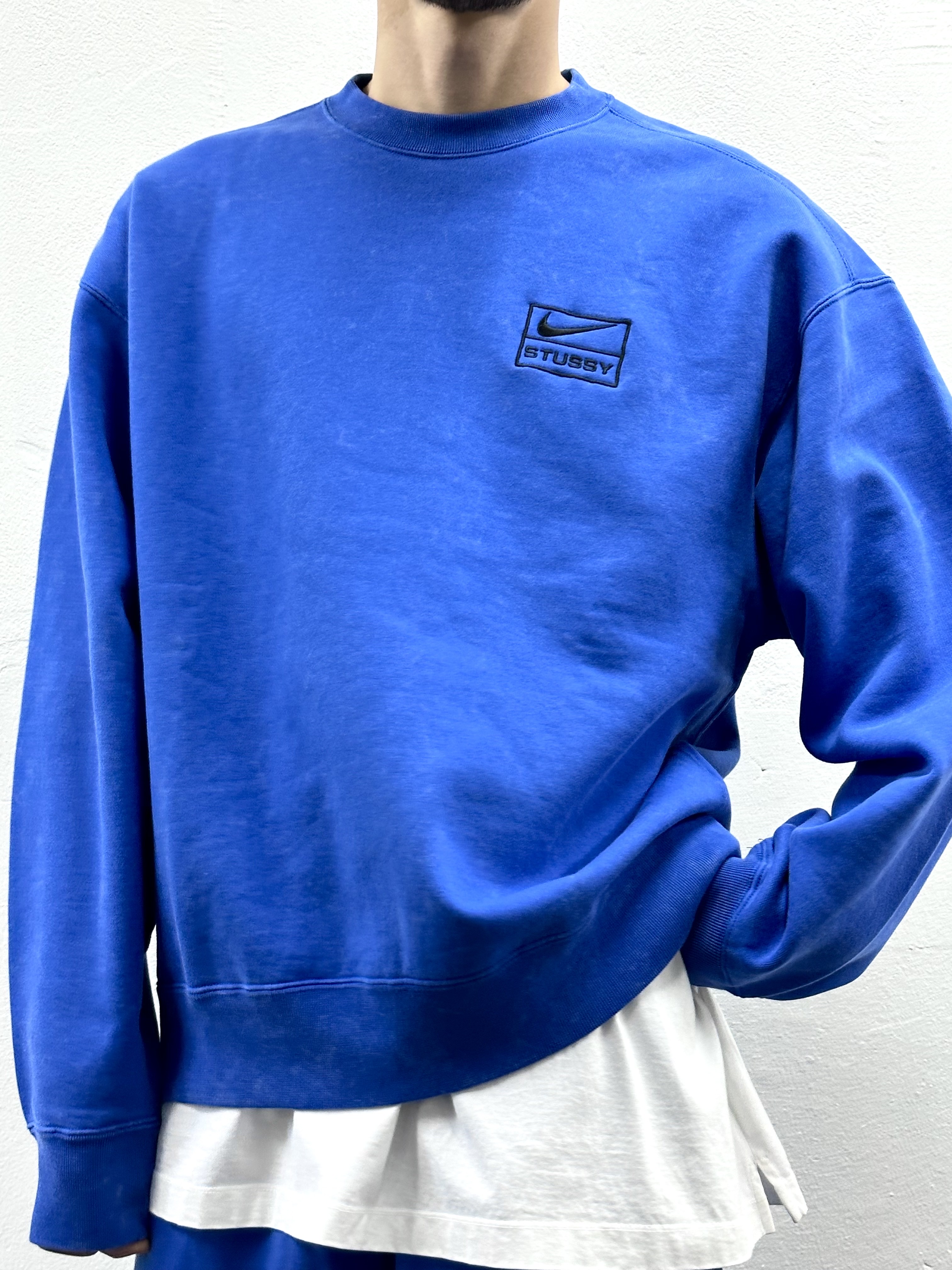 Nike x Stussy NRG Acid Washed Crewneck Game Royal (DR4024-480) 착용 스타일