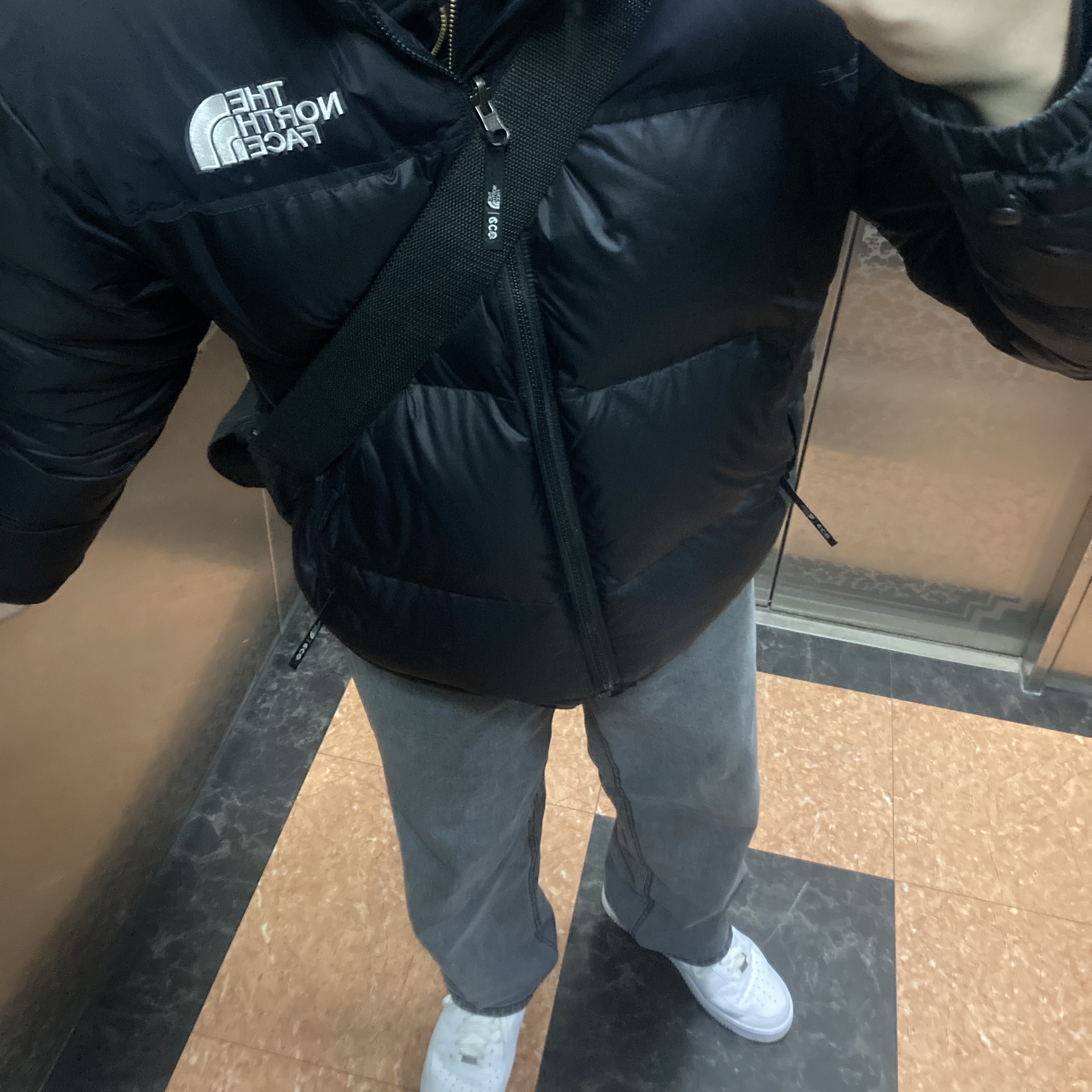 The North Face 1996 Eco Nuptse Jacket Black, Nike Air Force 1 '07 Low White 착용 스타일