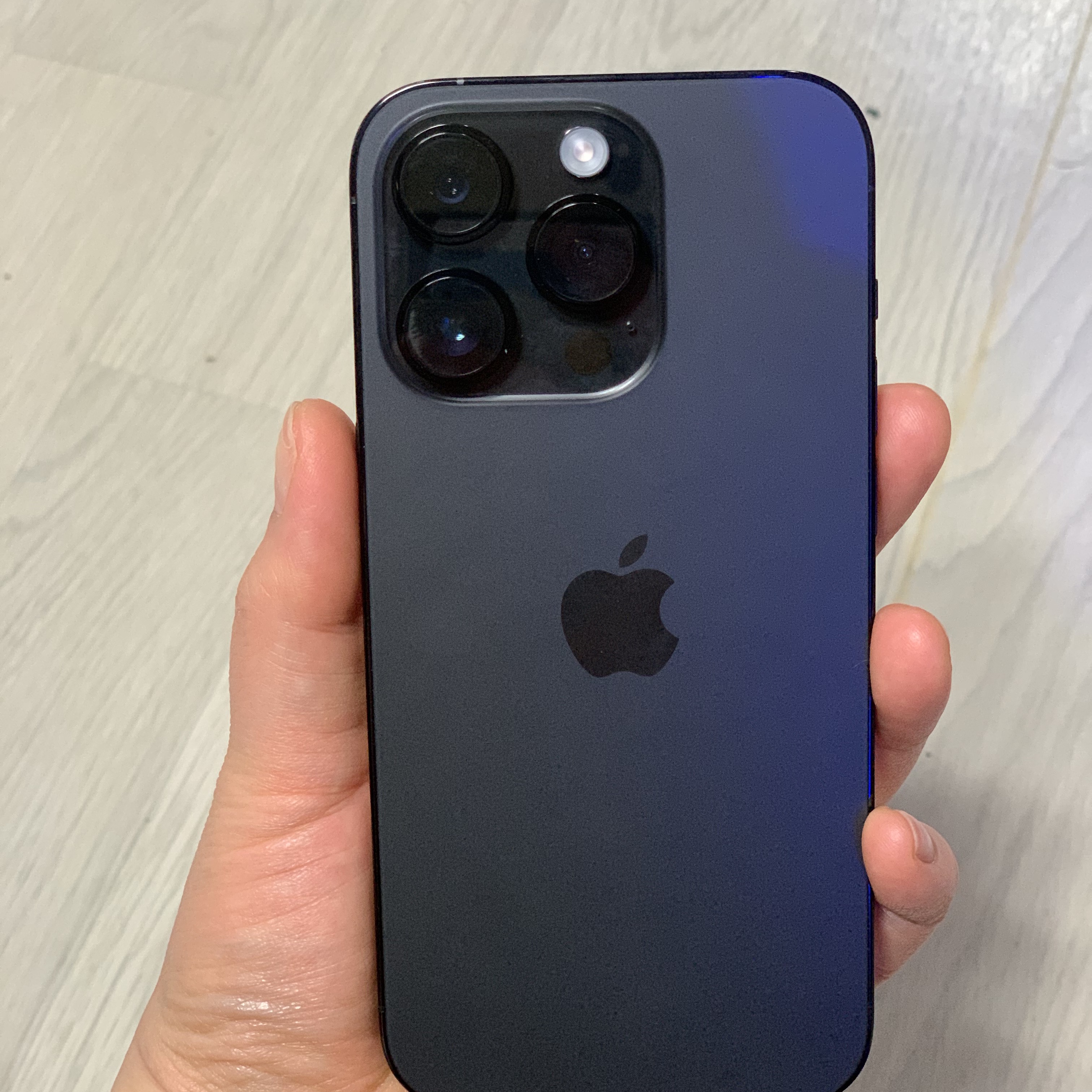 Apple iPhone 14 Pro 256GB Space Black (Korean Ver.) 착용 스타일