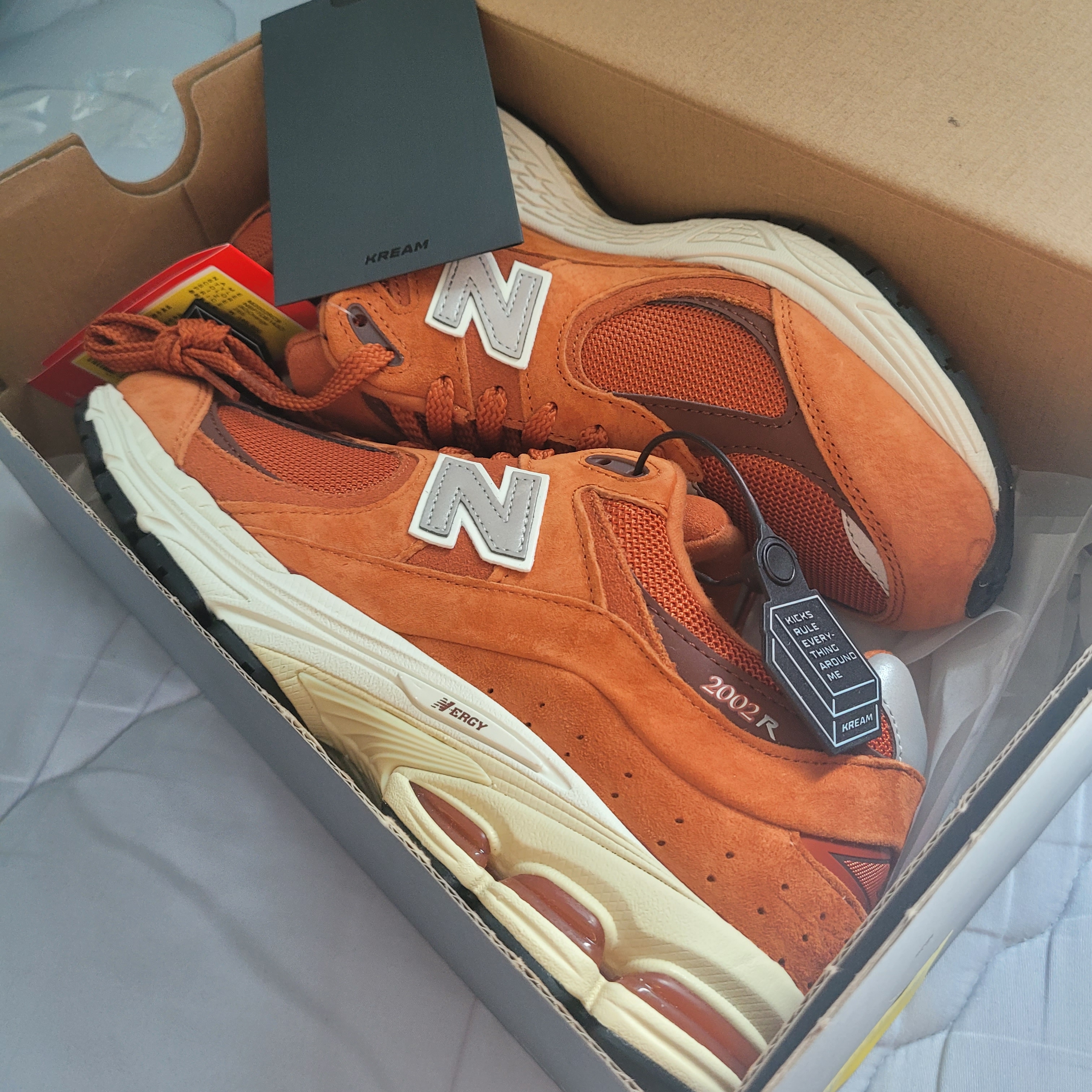 New Balance 2002R Rust Oxide 착용 스타일
