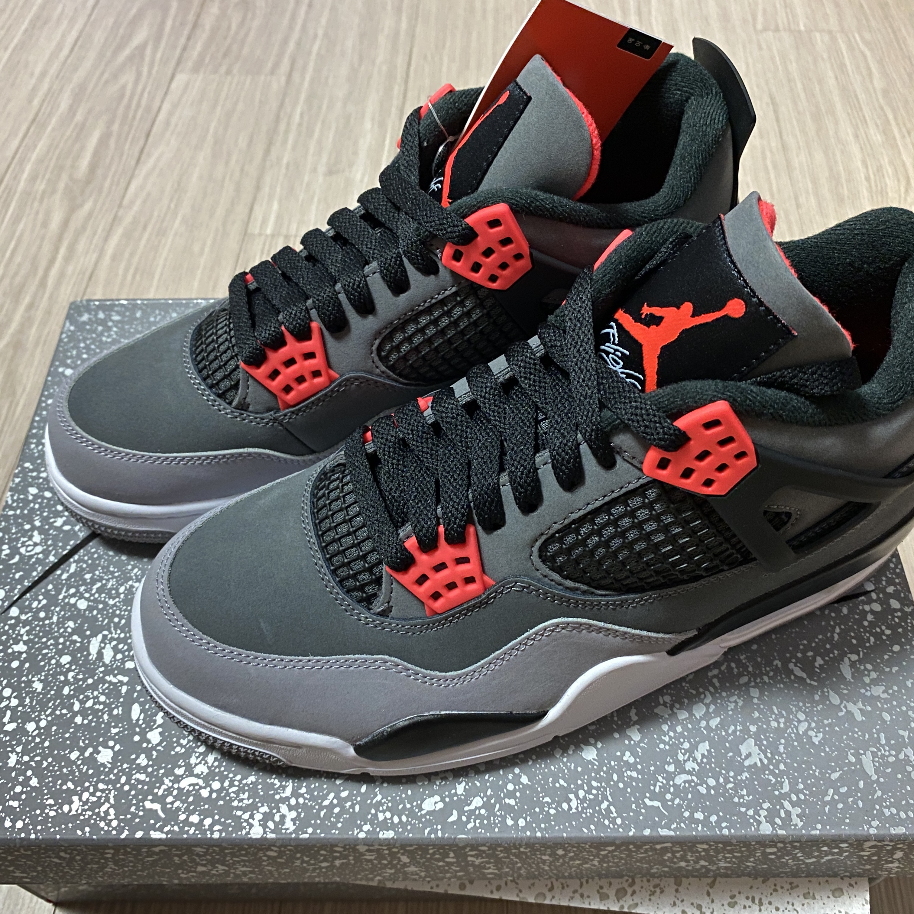 Jordan 4 Retro Infrared 착용 스타일 - 2