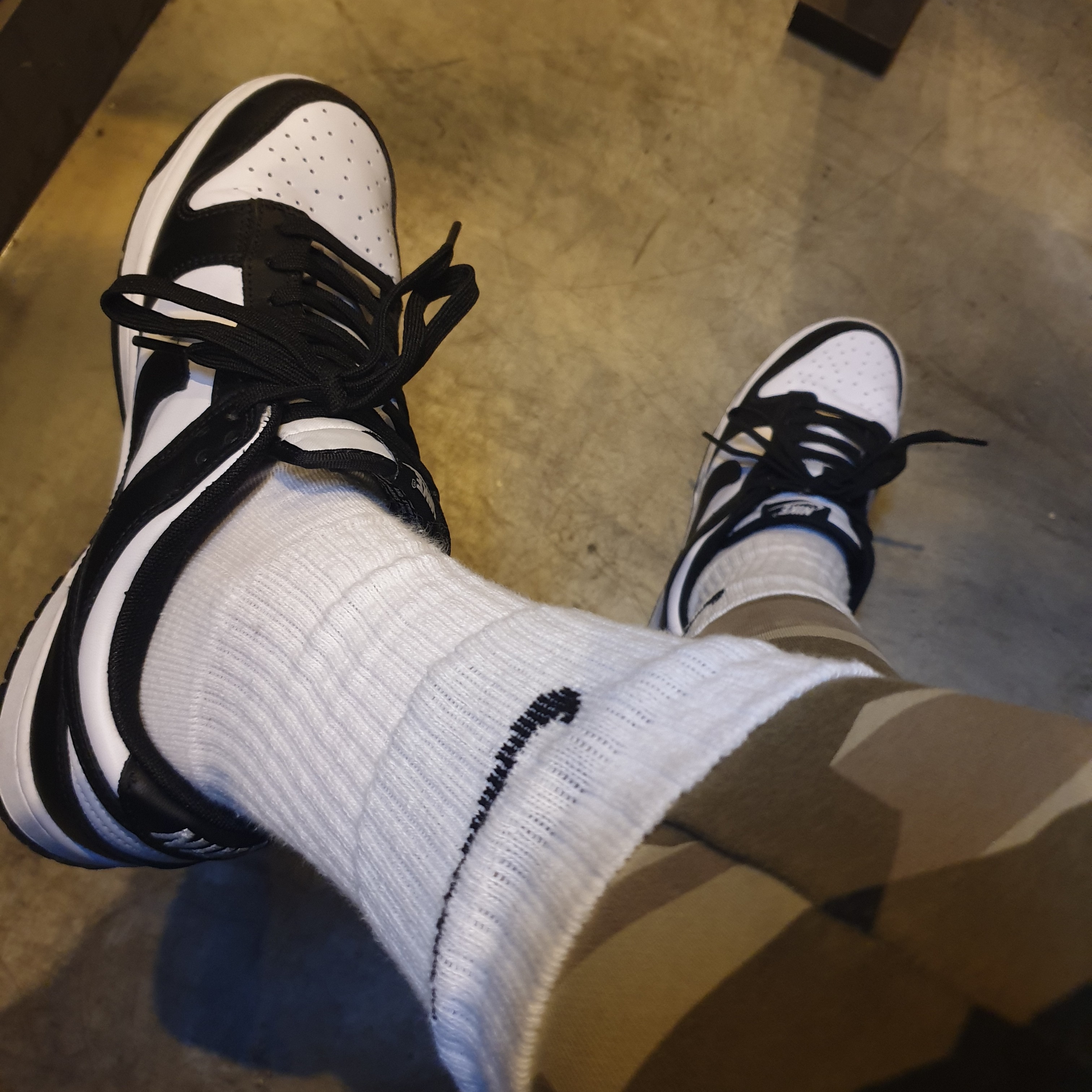 Nike Dunk Low Retro Black 착용 스타일