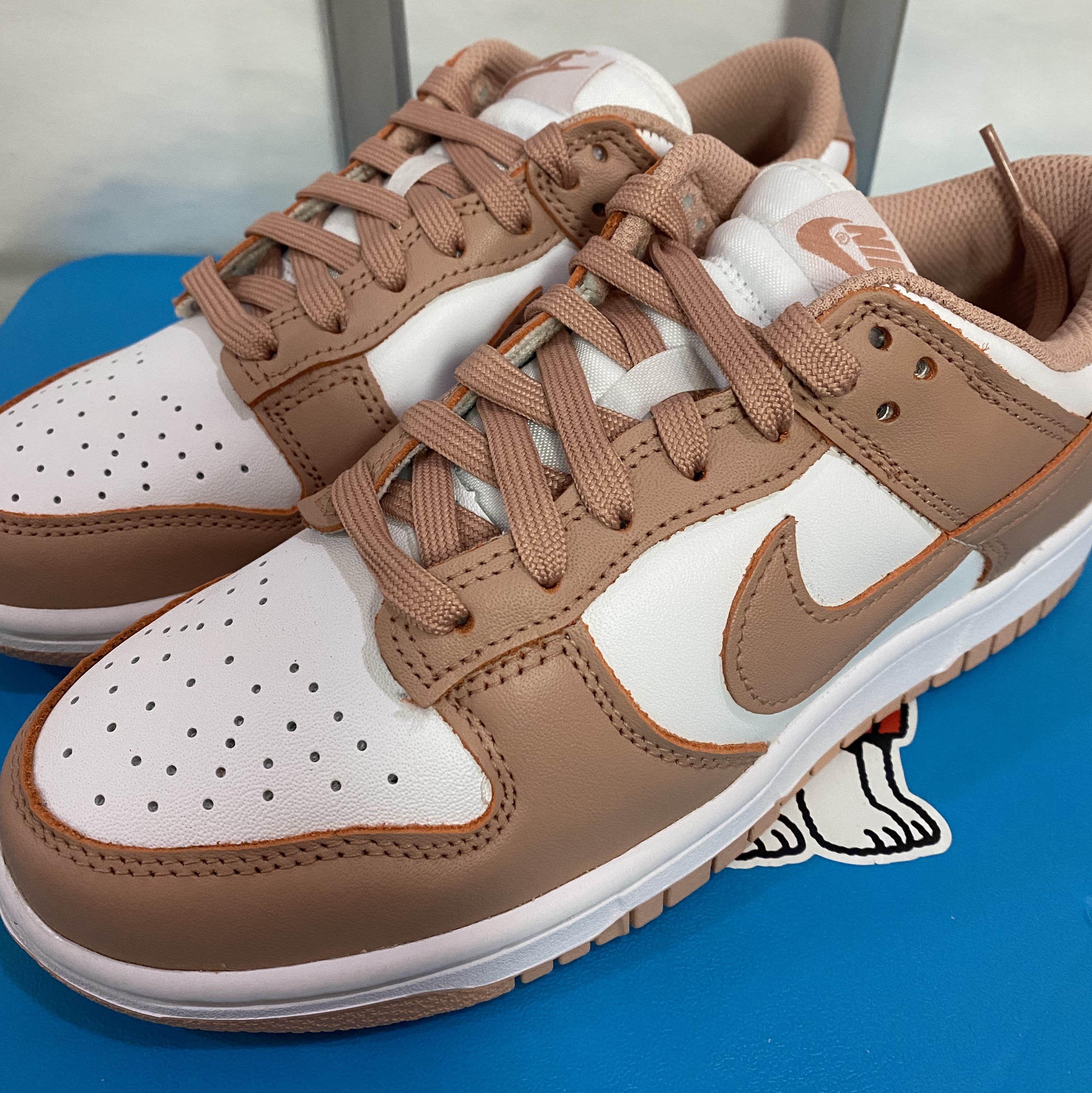 New Balance x Stone Island 574 Legacy Green, (W) Nike Dunk Low Rose Whisper 착용 스타일 - 3