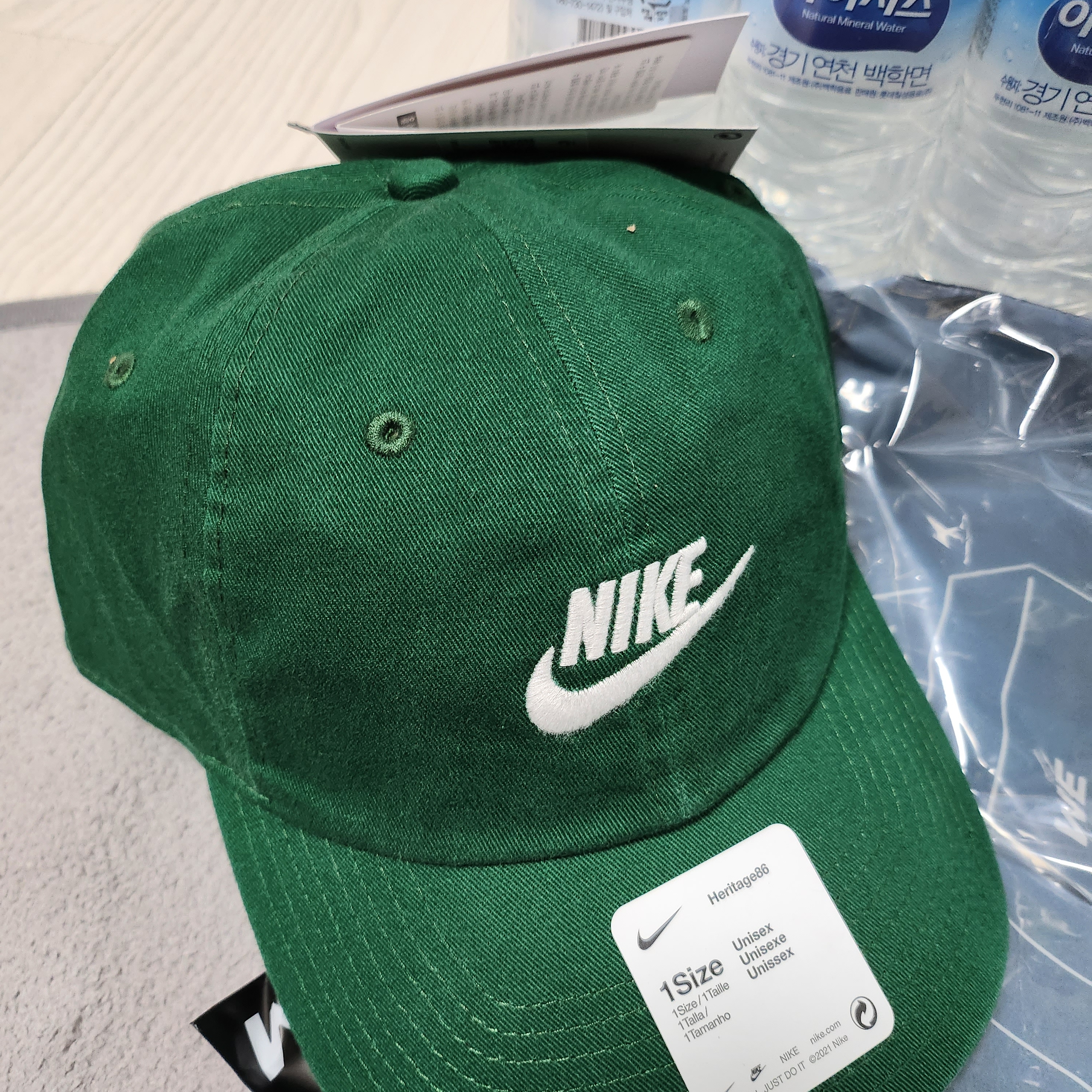Nike Heritage 86 Futura Washed Cap Gorge Green 착용 스타일