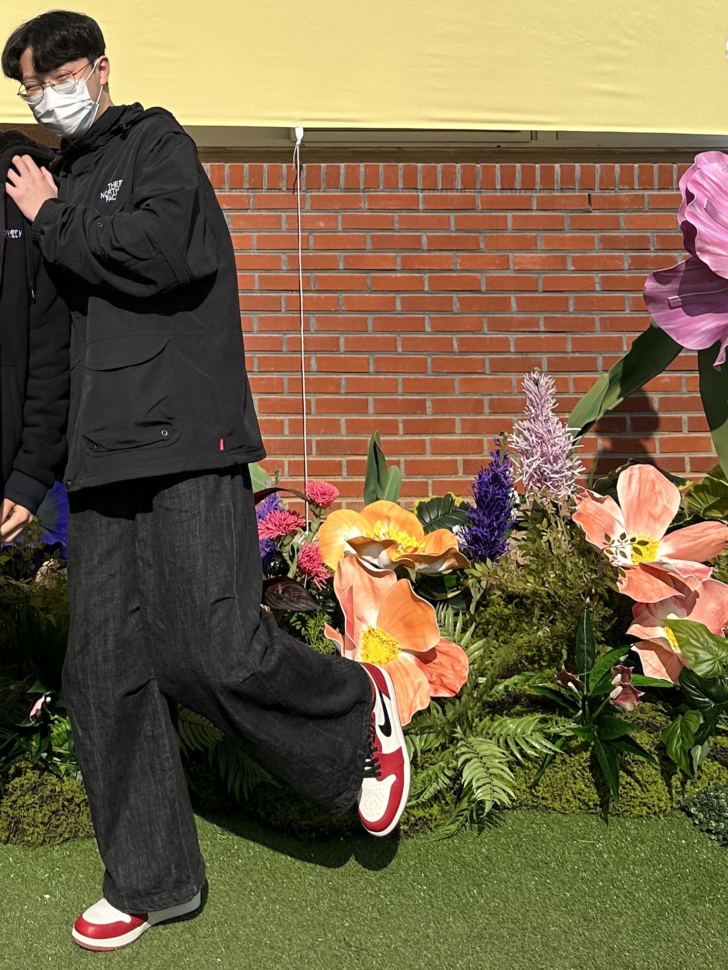 Supreme x The North Face Trekking Convertible Jacket Black - 22SS, Jordan 1 Retro High OG Chicago 2022 착용 스타일 - 2