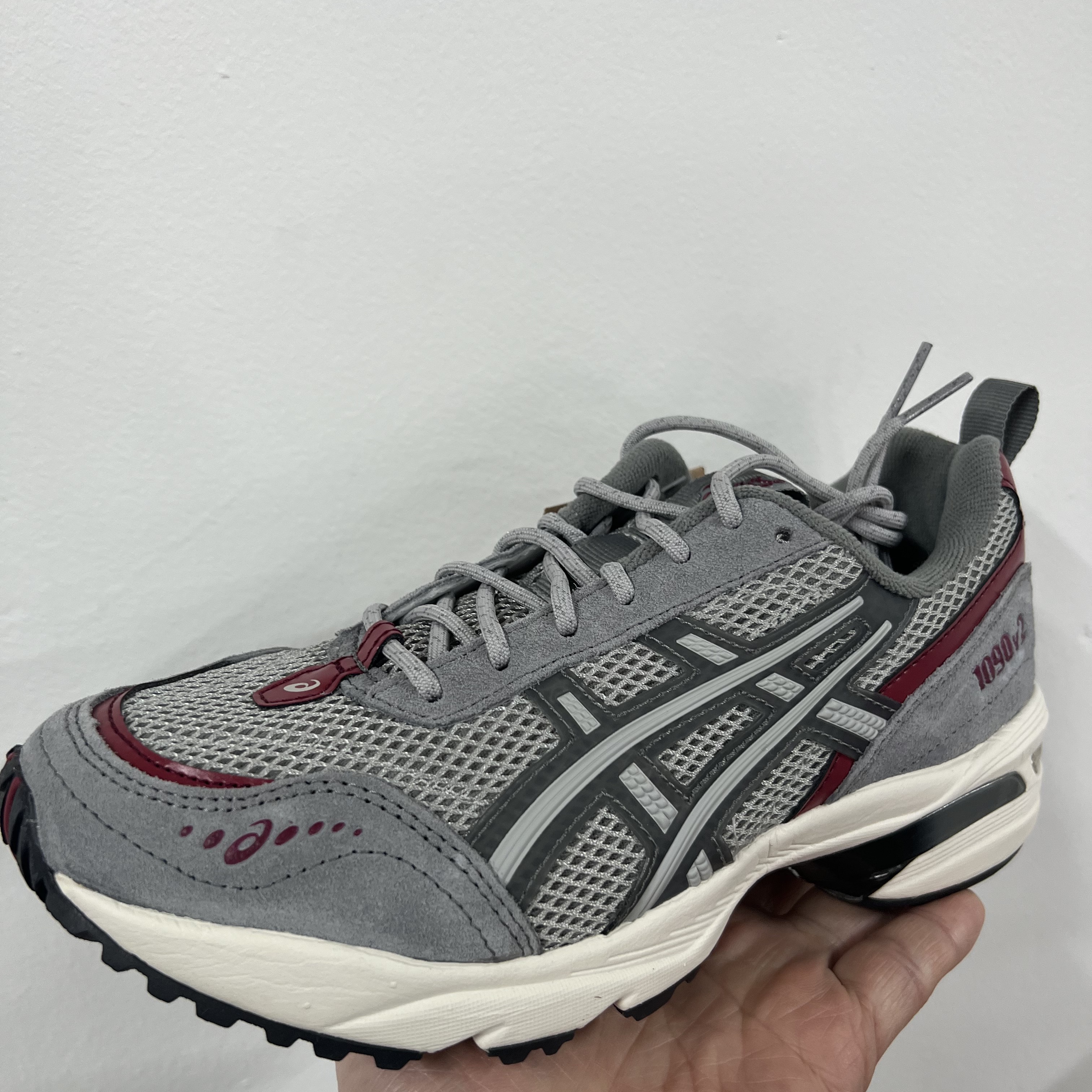 (W) Asics Gel-1090 V2 Oyster Grey Clay Grey 착용 스타일 - 1