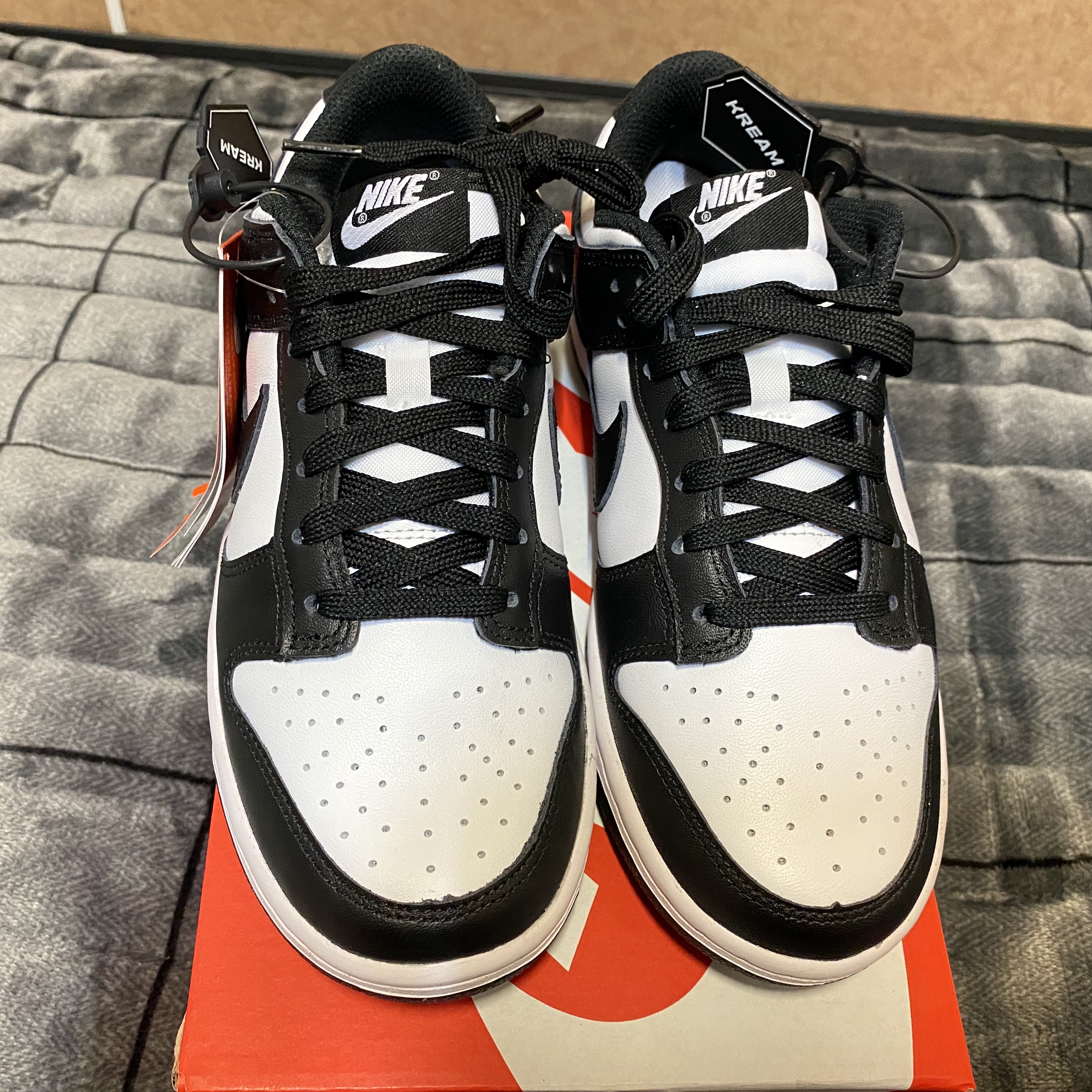(W) Nike Dunk Low Black 착용 스타일 - 2