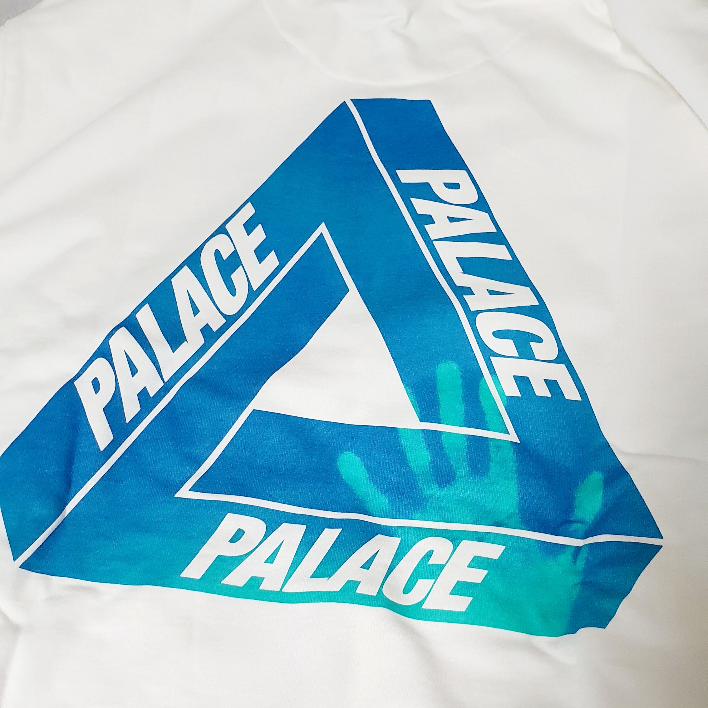 Palace Reacto Tri-Ferg Hood White - 23SS 착용 스타일 - 2