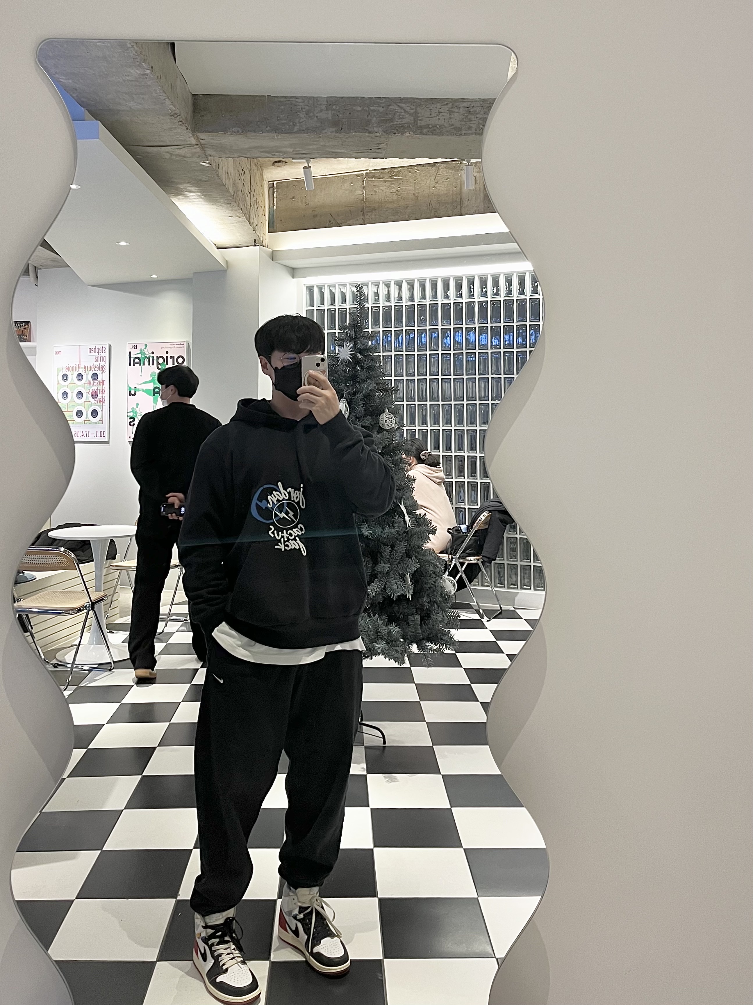 Jordan x Travis Scott x Fragment Hoodie Black (DJ0615-010), Nike NRG Solo Swoosh Fleece Pants Black - US/EU 착용 스타일