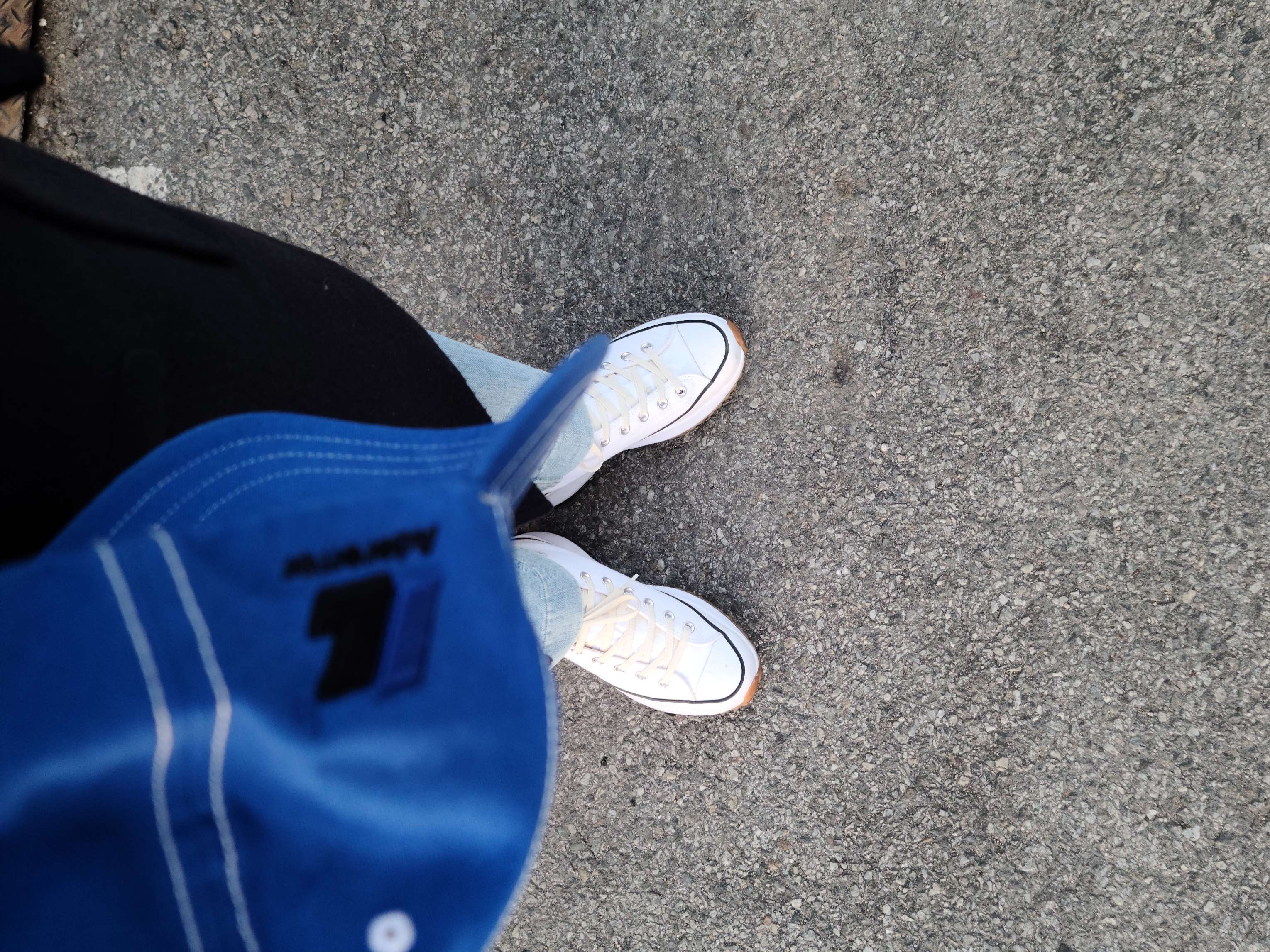 Converse Run Star Hike Hi White Black Gum, Ader Error x Zara Twill Cap Blue 착용 스타일 - 2