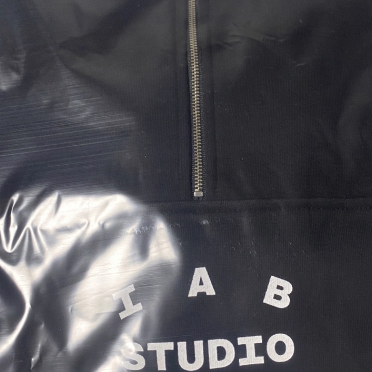 IAB Studio Half Zip-Up Black White 착용 스타일