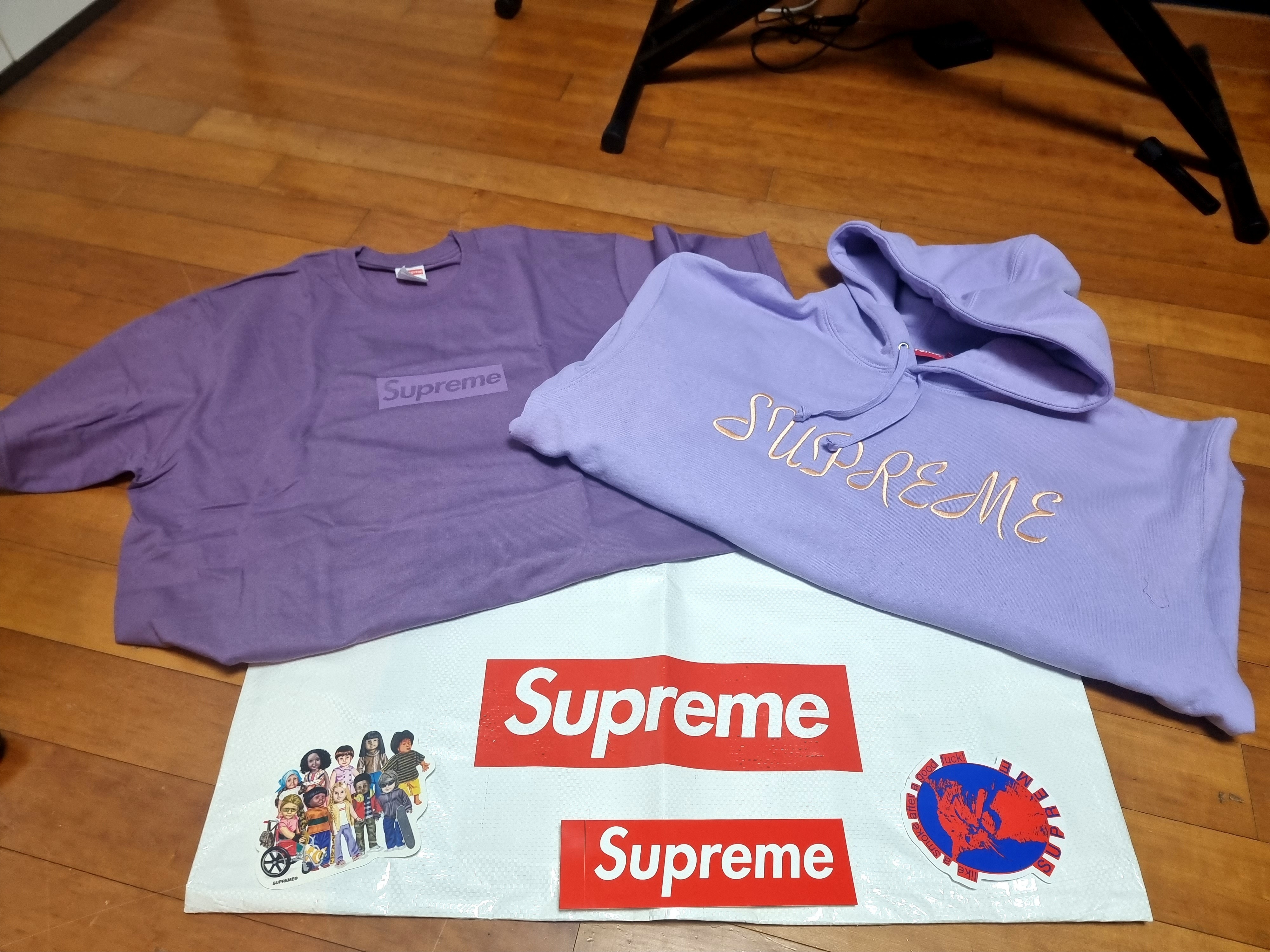 Supreme Script Hooded Sweatshirt Violet - 23SS, Supreme Tonal Box Logo T-Shirt Dusty Purple - 23SS 착용 스타일