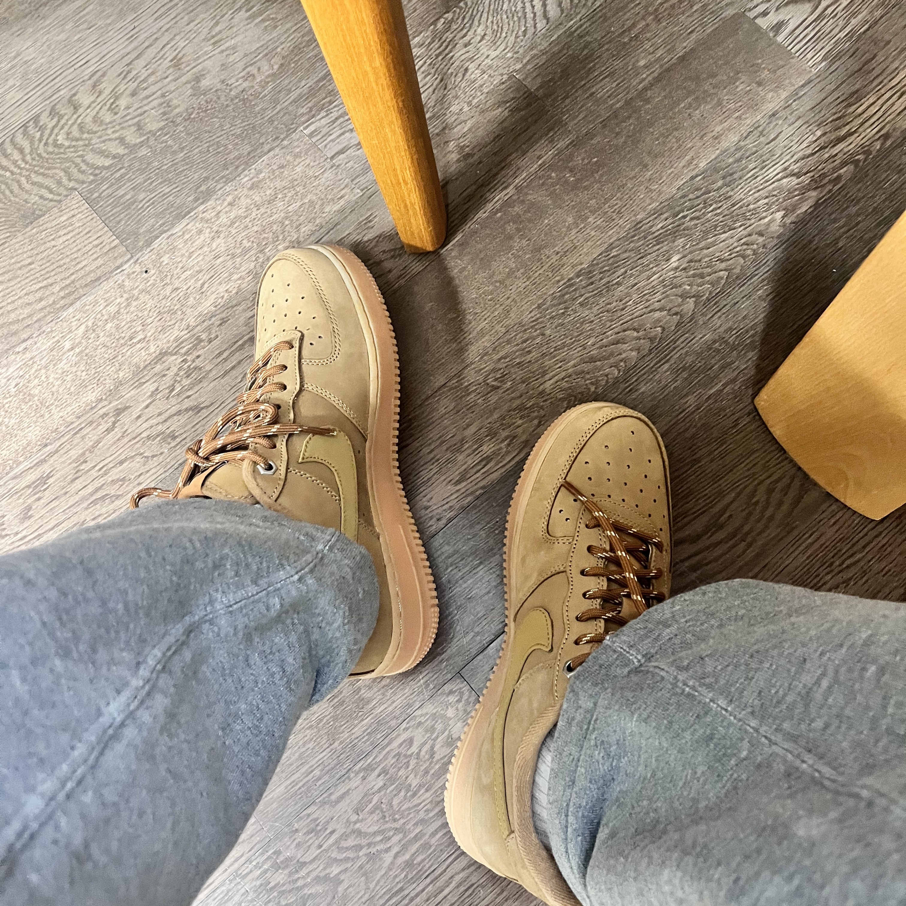 Nike Air Force 1 '07 WB Flax 착용 스타일