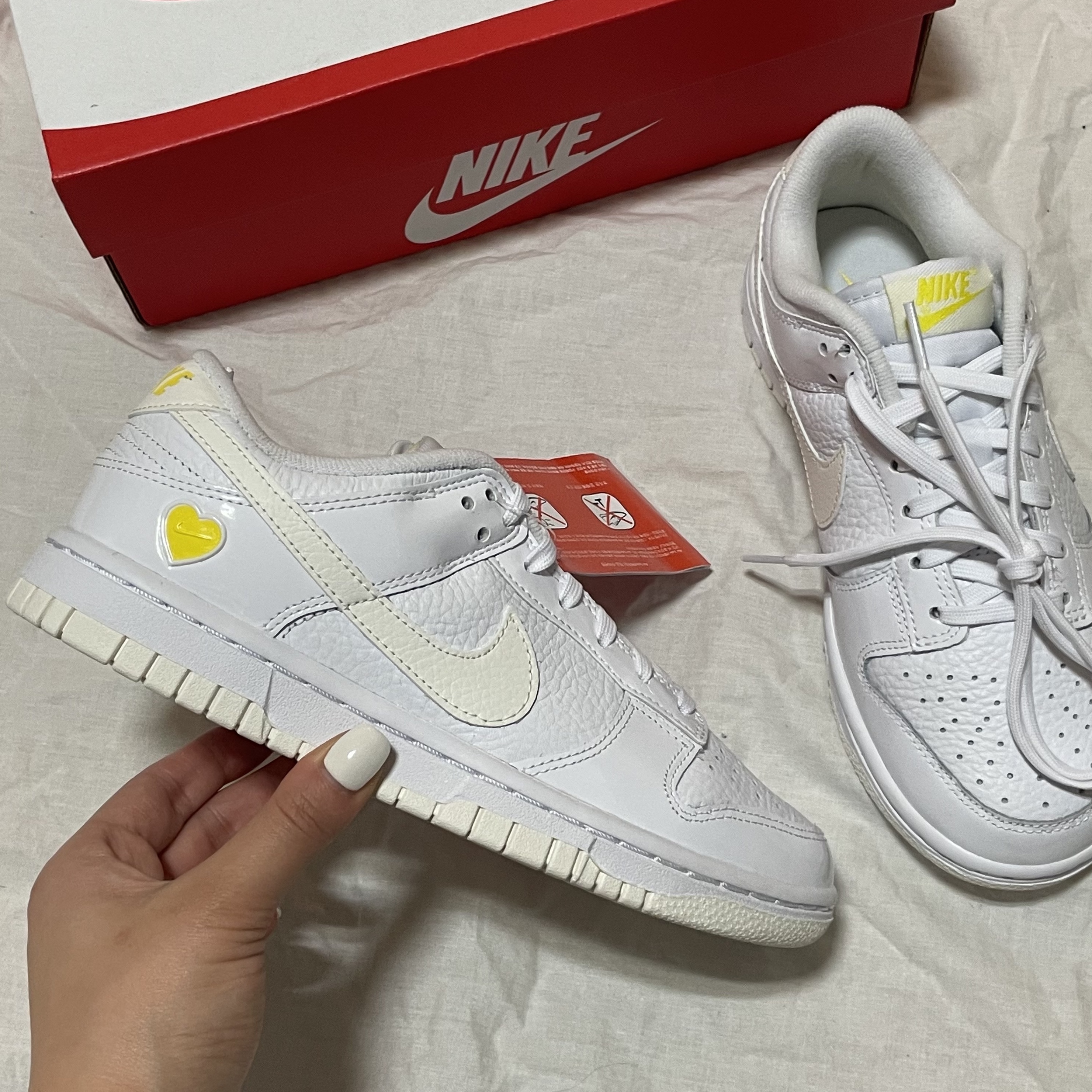 (W) Nike Dunk Low Valentine's Day White Optic Yellow 착용 스타일