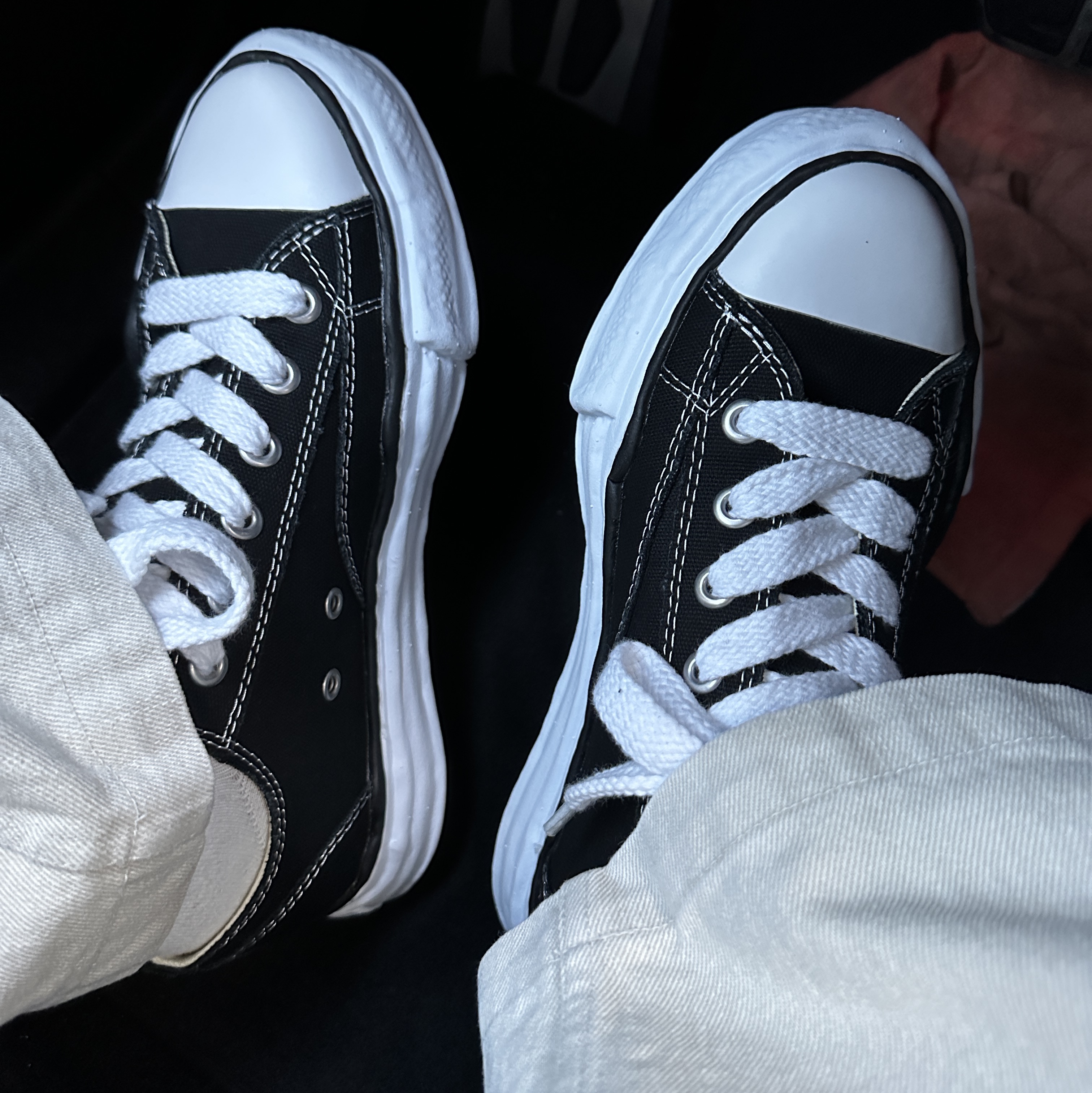 Maison Mihara Yasuhiro Peterson OG Sole Canvas Low Sneakers Black 착용 스타일