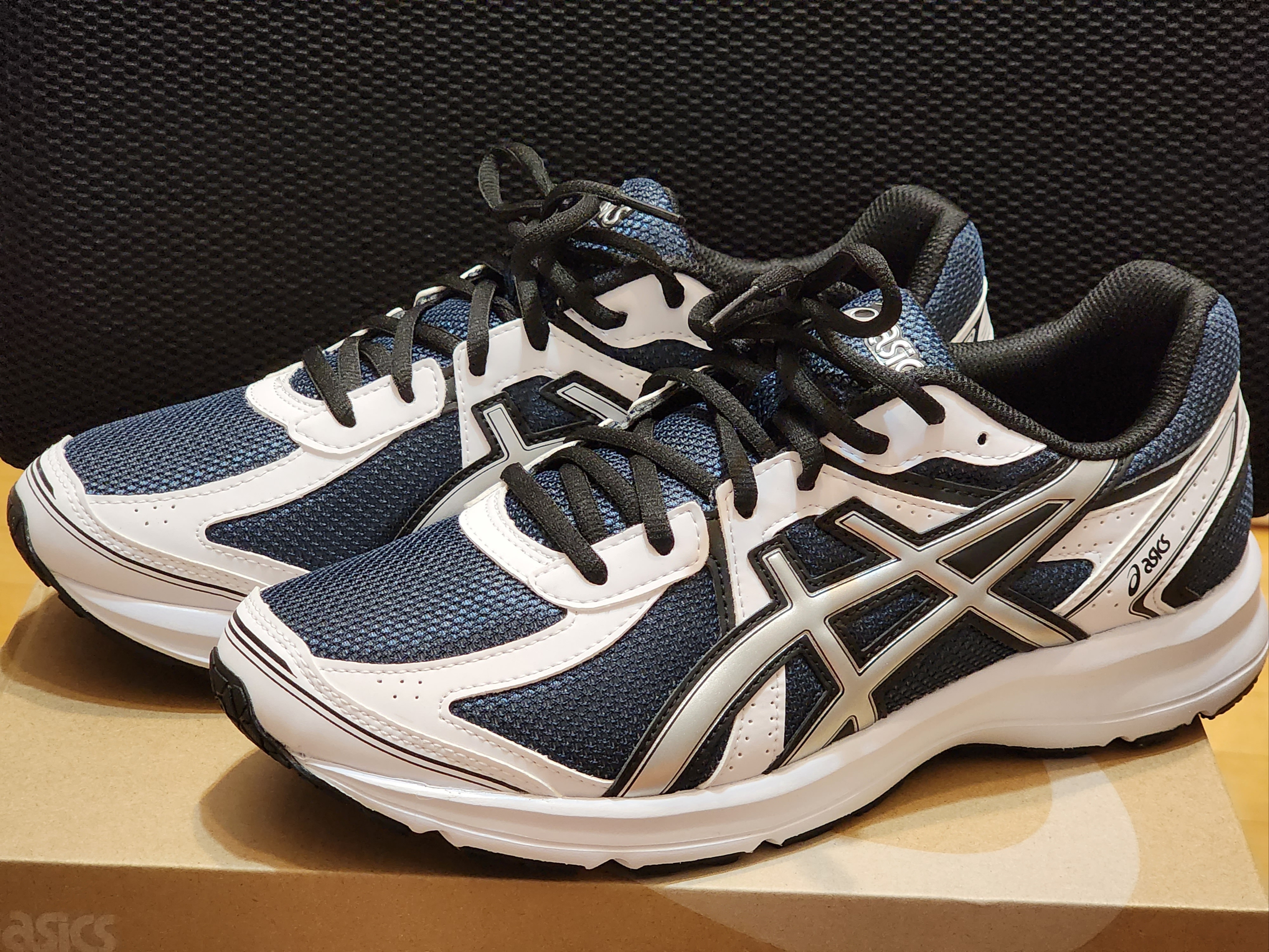 Asics Jog 100 S Navy Pure Silver - 2E Wide 착용 스타일 - 1