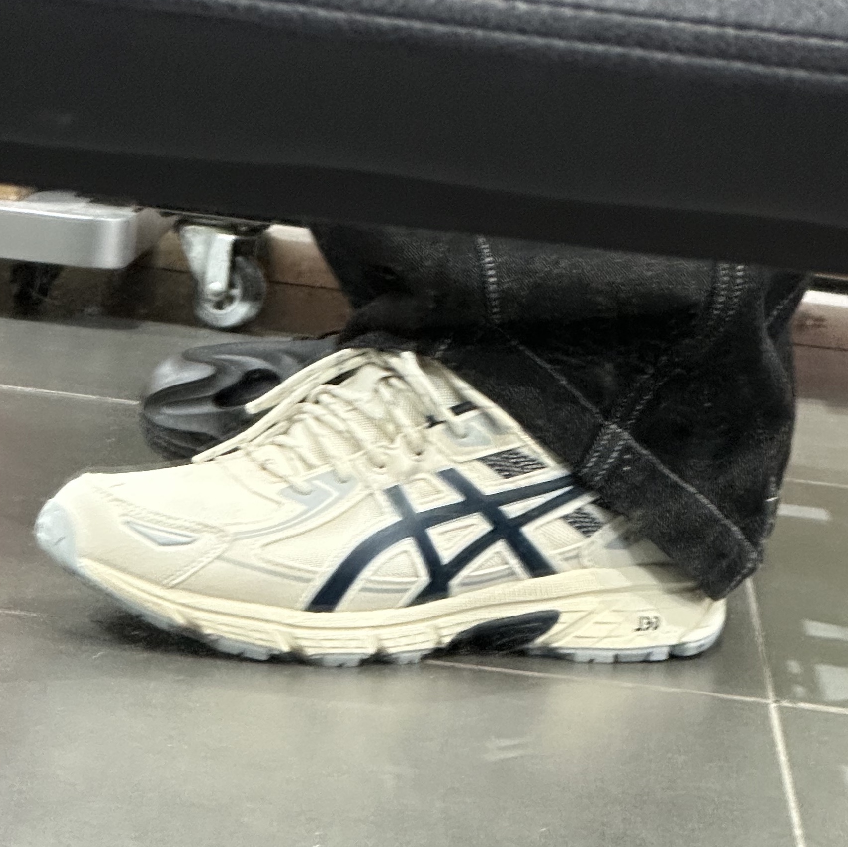 Asics Gel-Venture 6 SPS Birch French Blue 착용 스타일