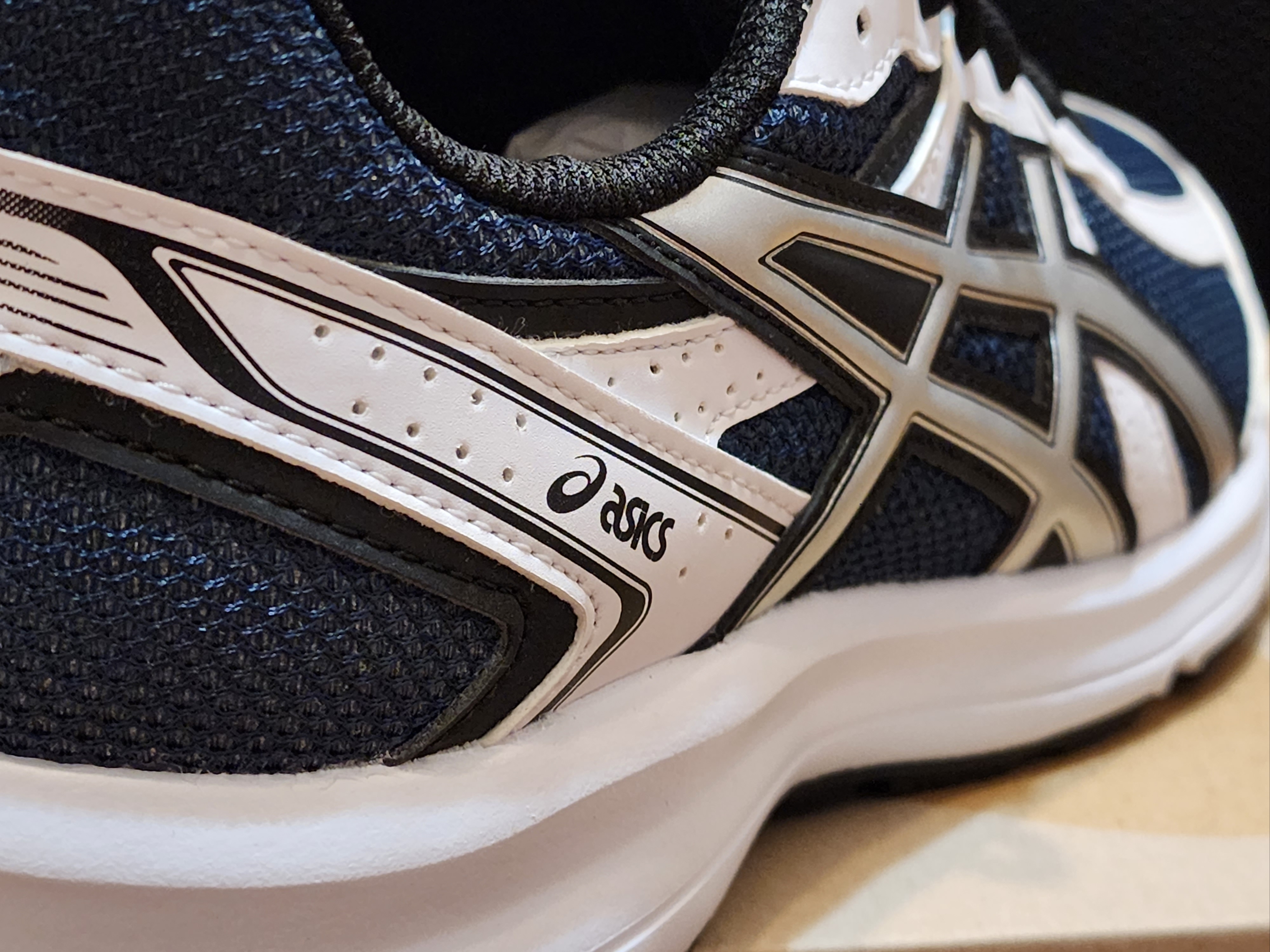 Asics Jog 100 S Navy Pure Silver - 2E Wide 착용 스타일 - 4