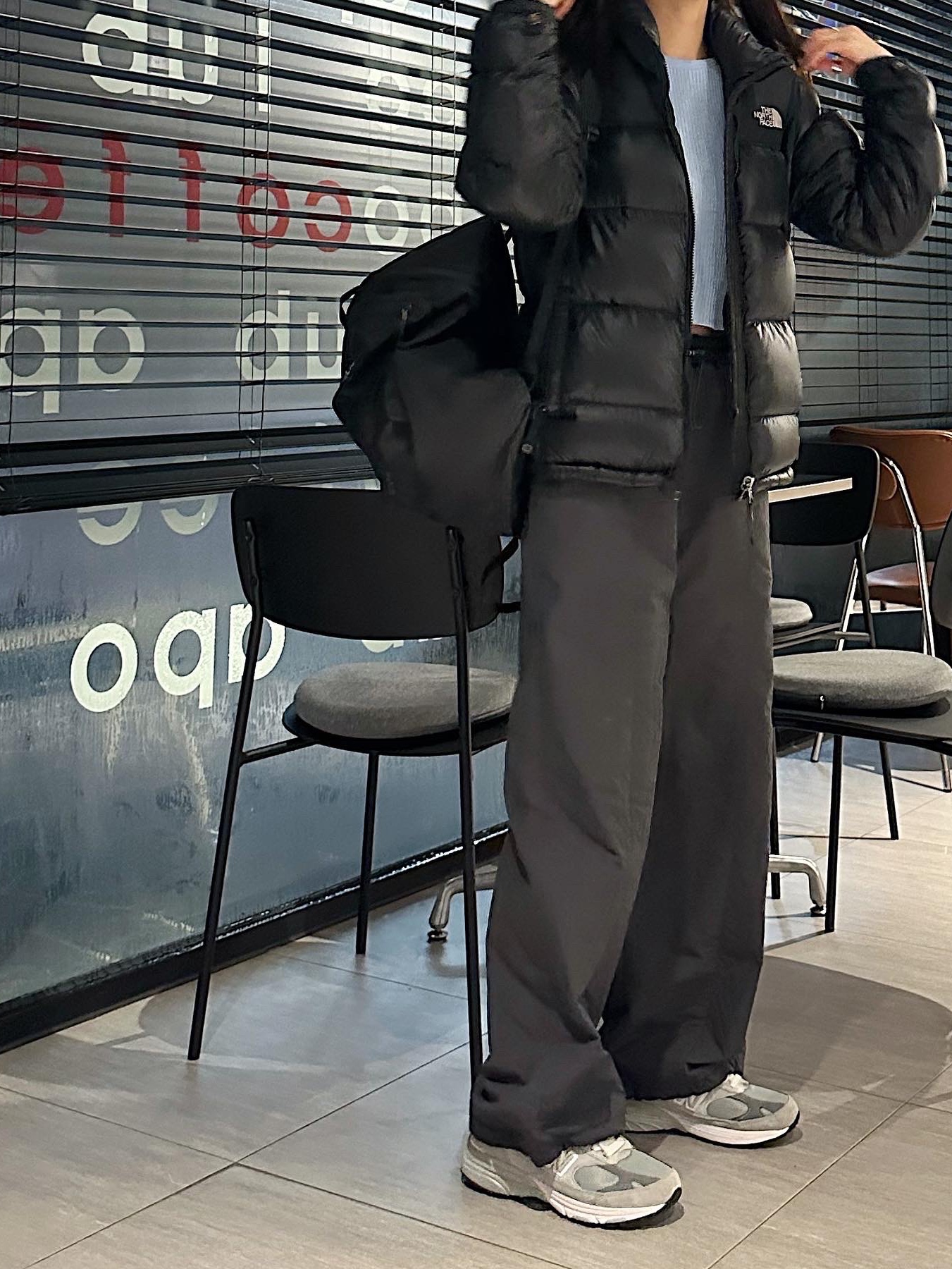 Arc'teryx Heliad 15 Backpack Black, (W) New Balance 993 Made in USA Grey - B Standard 착용 스타일 - 2