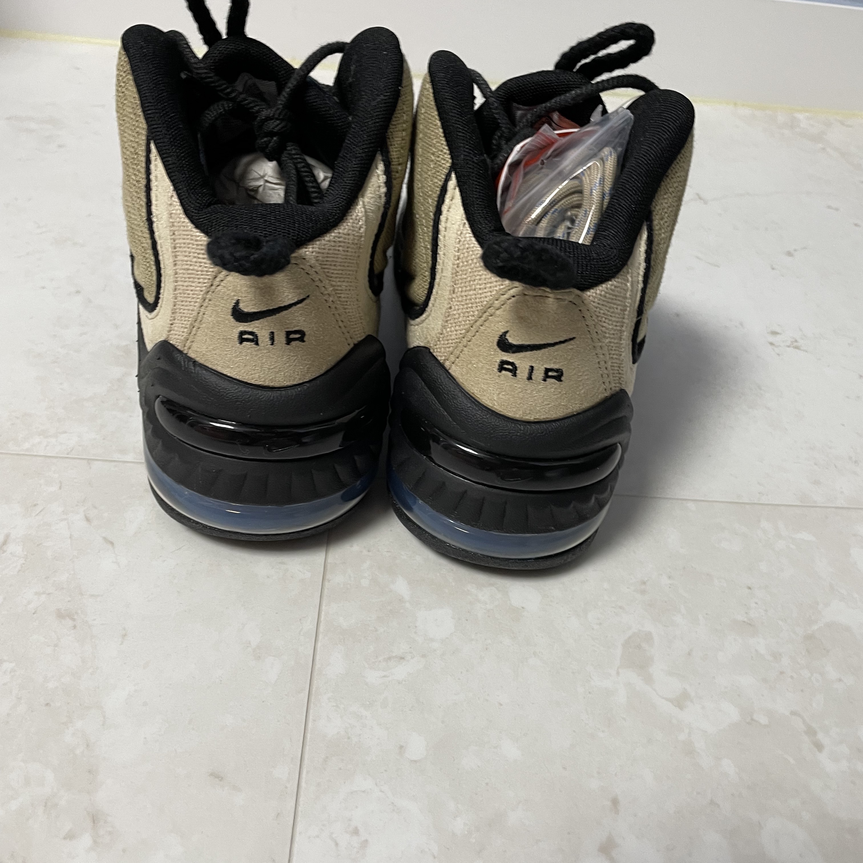 Nike x Stussy Air Penny II Rattan and Limestone 착용 스타일 - 3