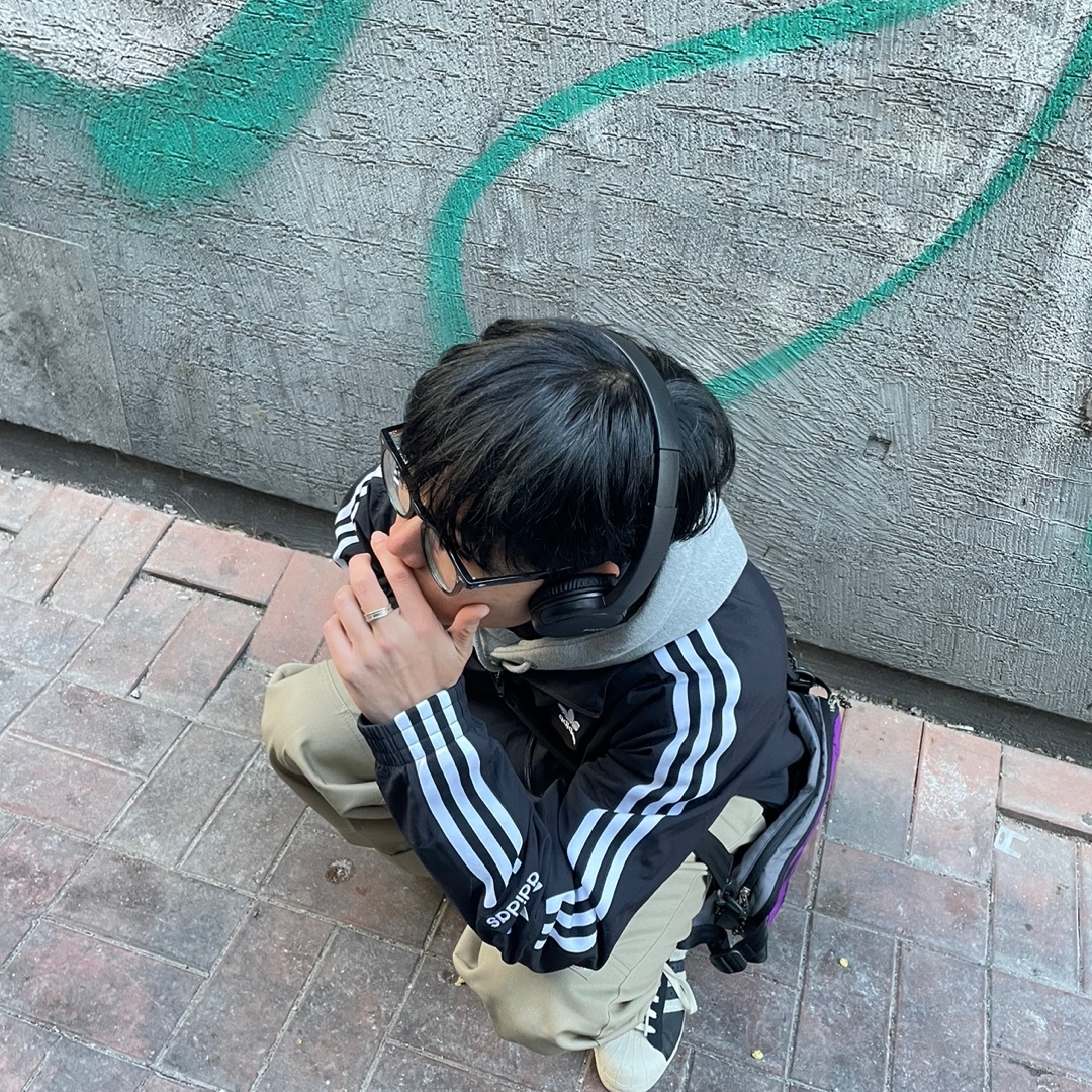 Adidas Superstar 82 Black White 착용 스타일 - 2