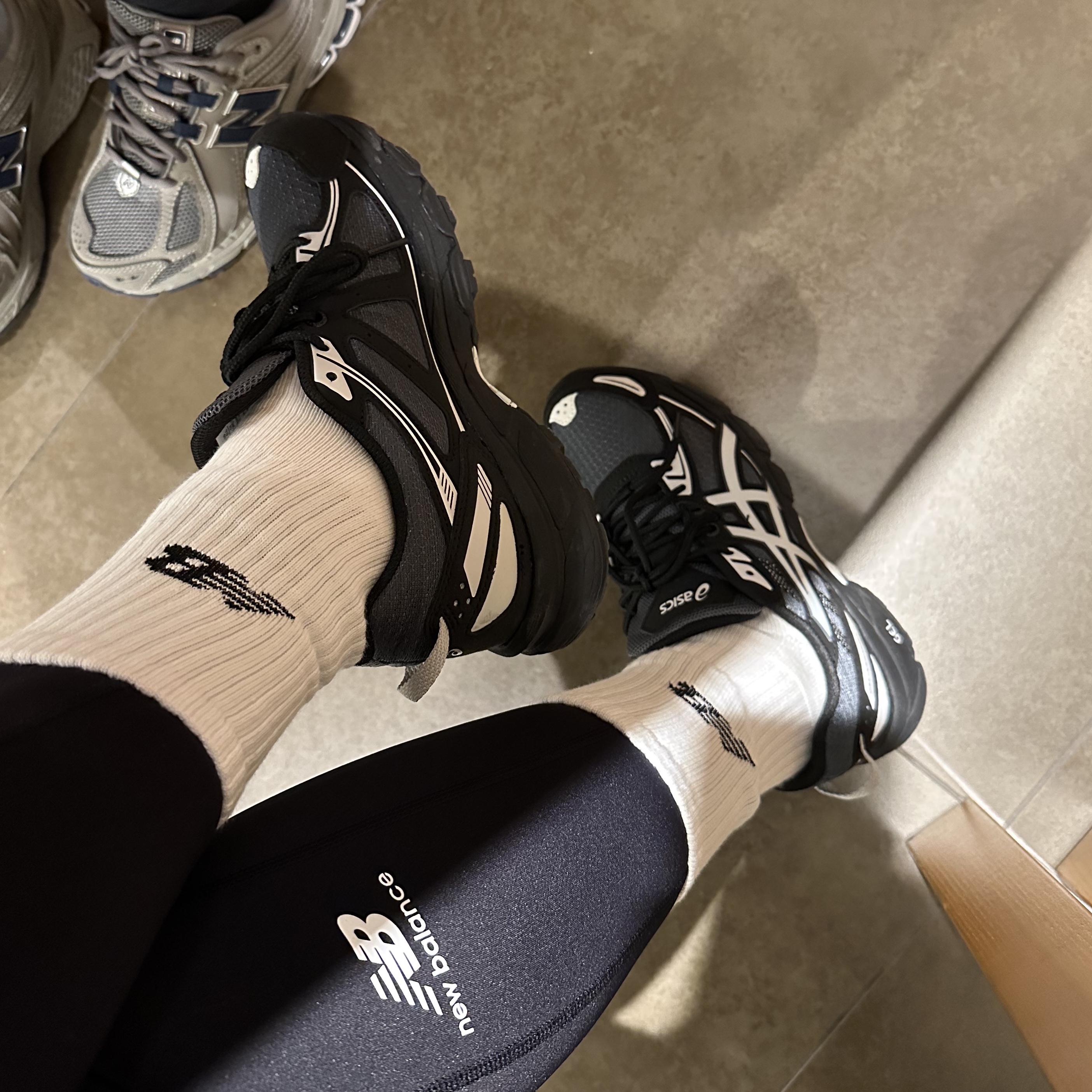 Asics Gel-Venture 6 Carrier Grey 착용 스타일