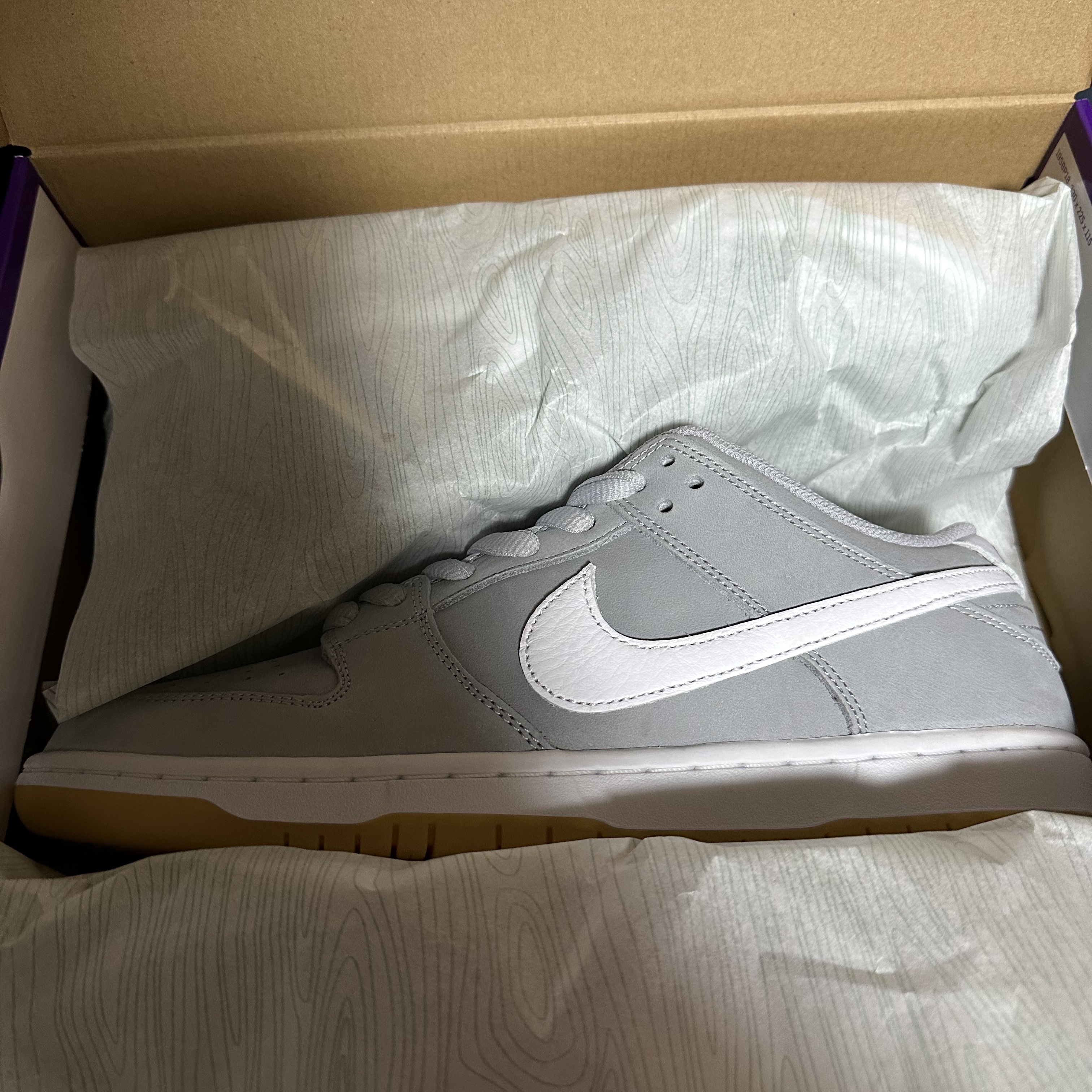 Nike Dunk Low Pro SB Wolf Grey White 착용 스타일