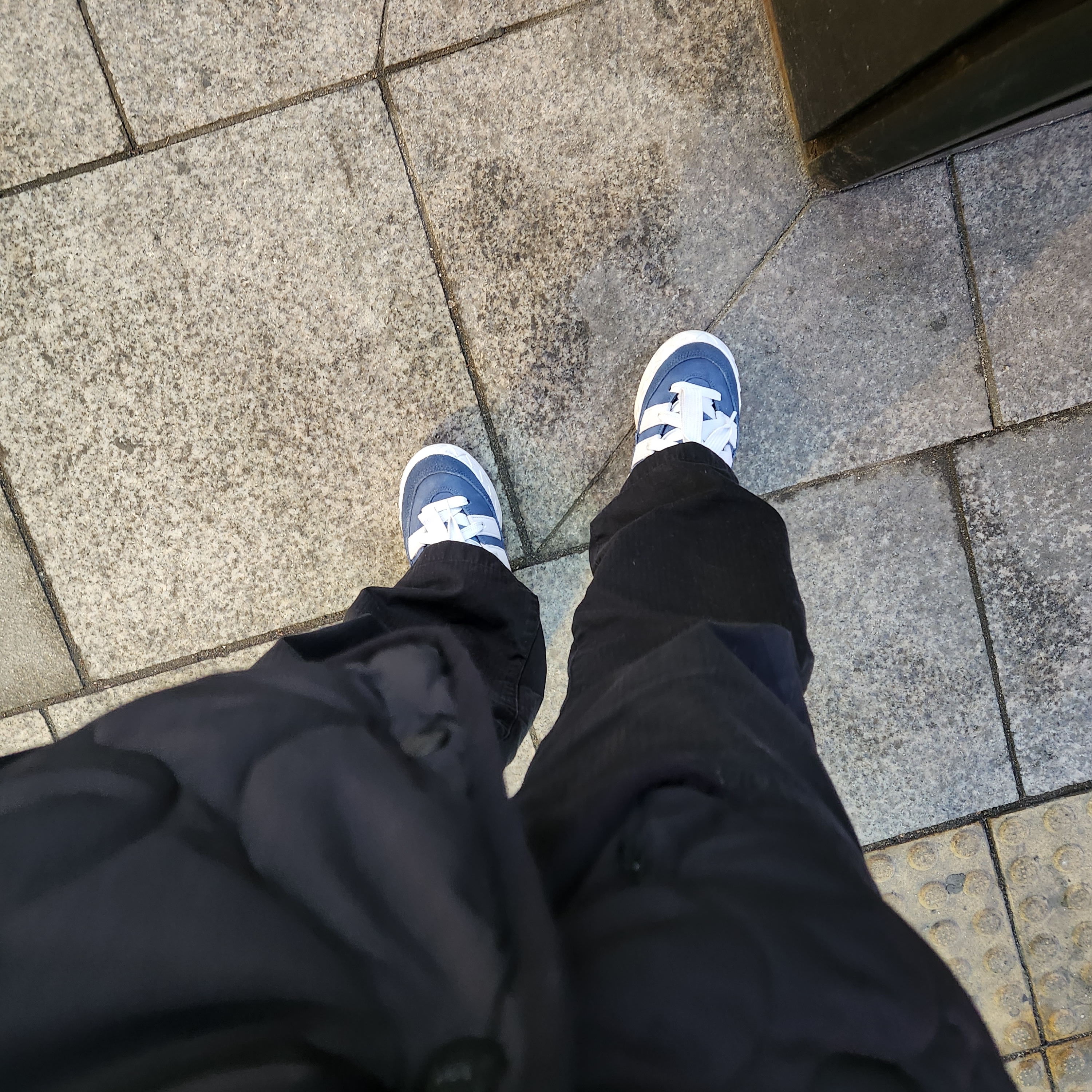 Adidas Adimatic Night Marin 착용 스타일