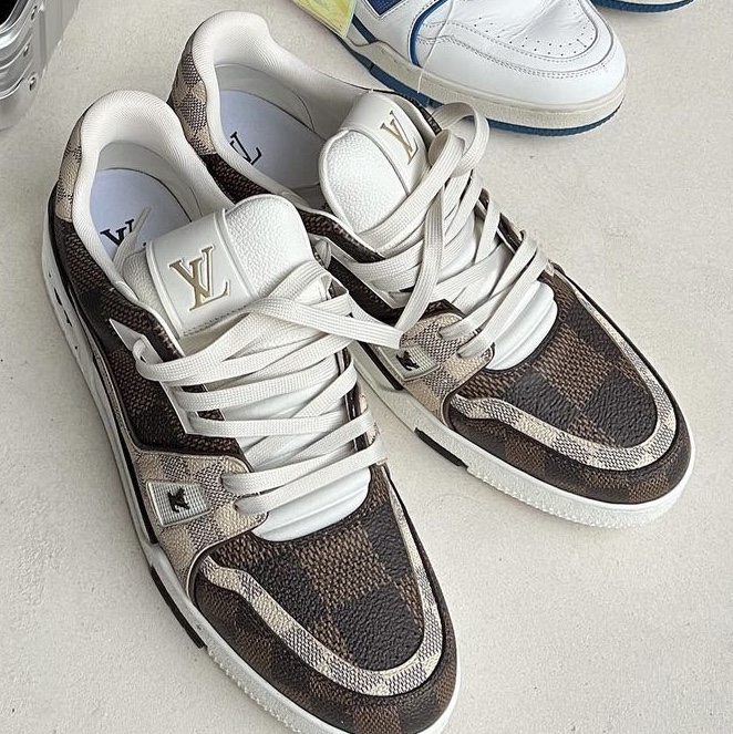 Louis Vuitton LV Trainer Sneakers Damier Ebene 착용 스타일