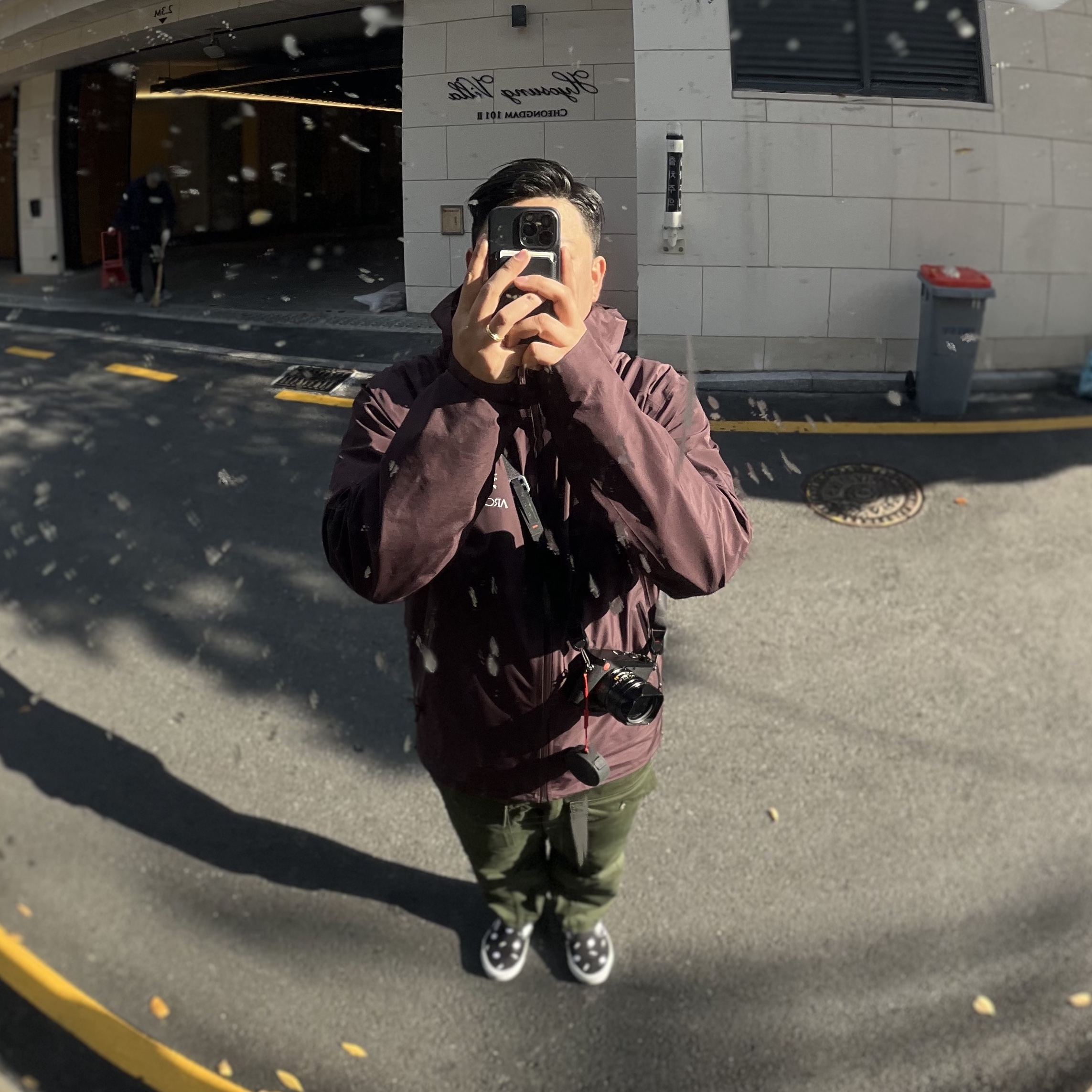 Arc'teryx Beta LT Jacket Phantasm, Leica Q2 Black (Korean Ver.) 착용 스타일