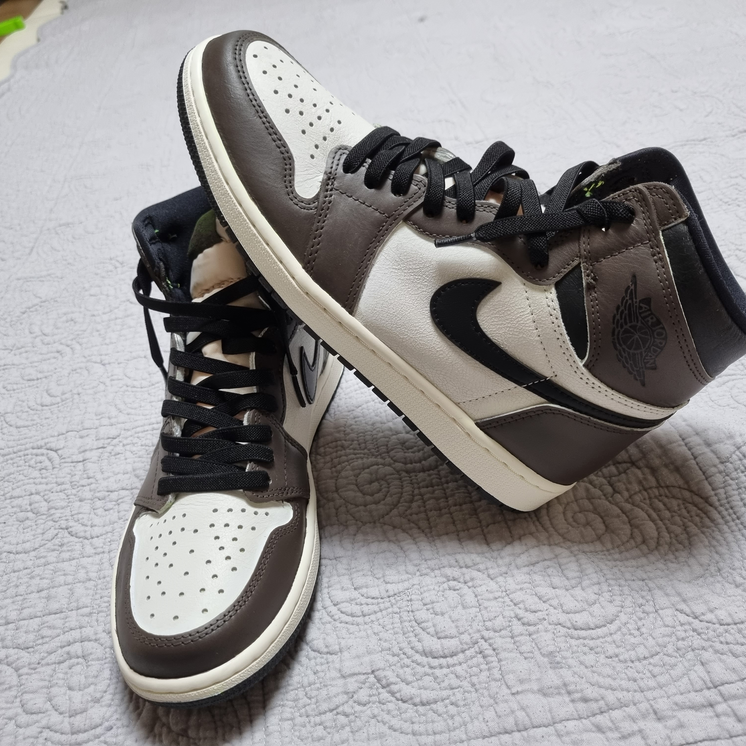 Jordan 1 Retro High OG Volt 착용 스타일 - 4