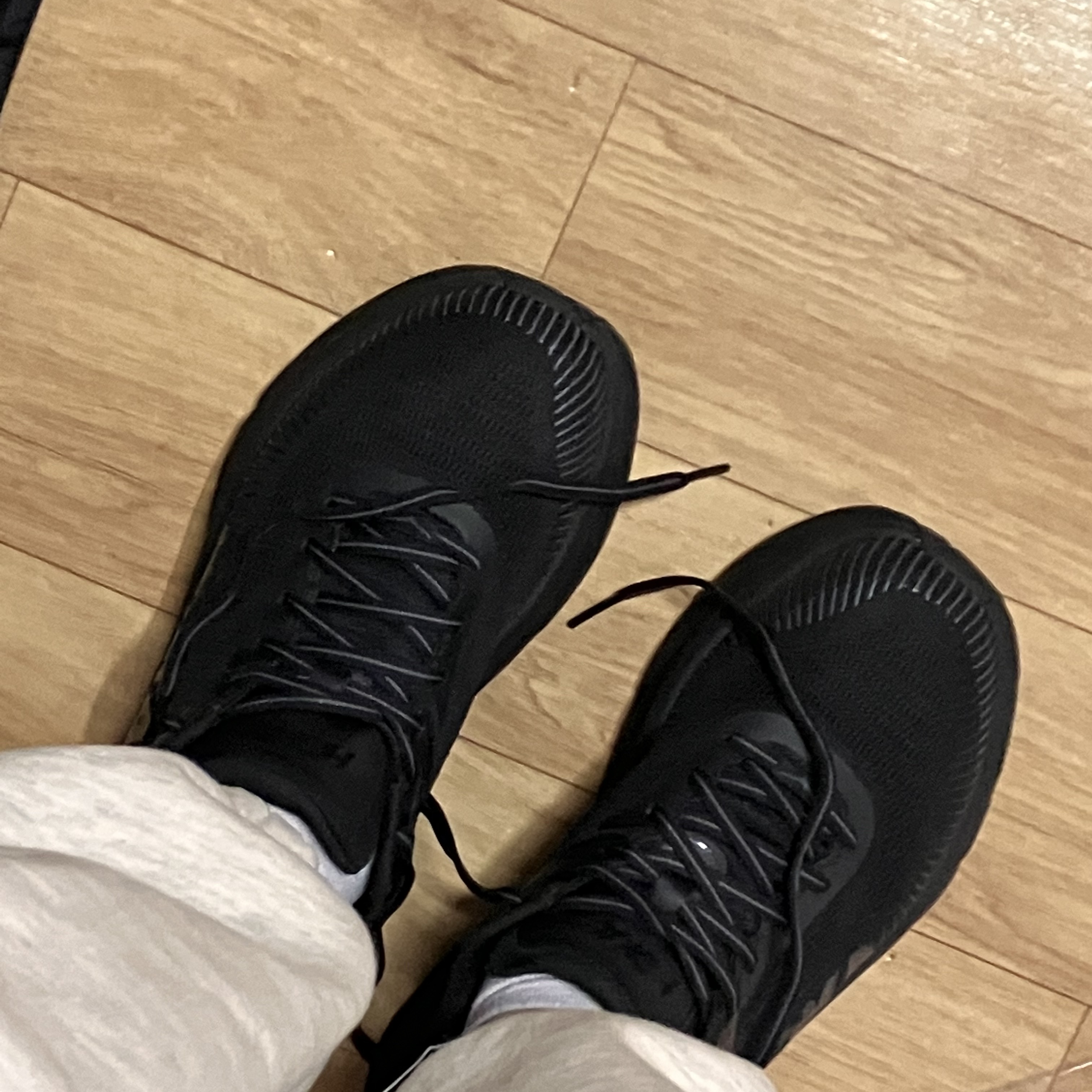 (W) Hoka Bondi 7 Black - Wide 착용 스타일