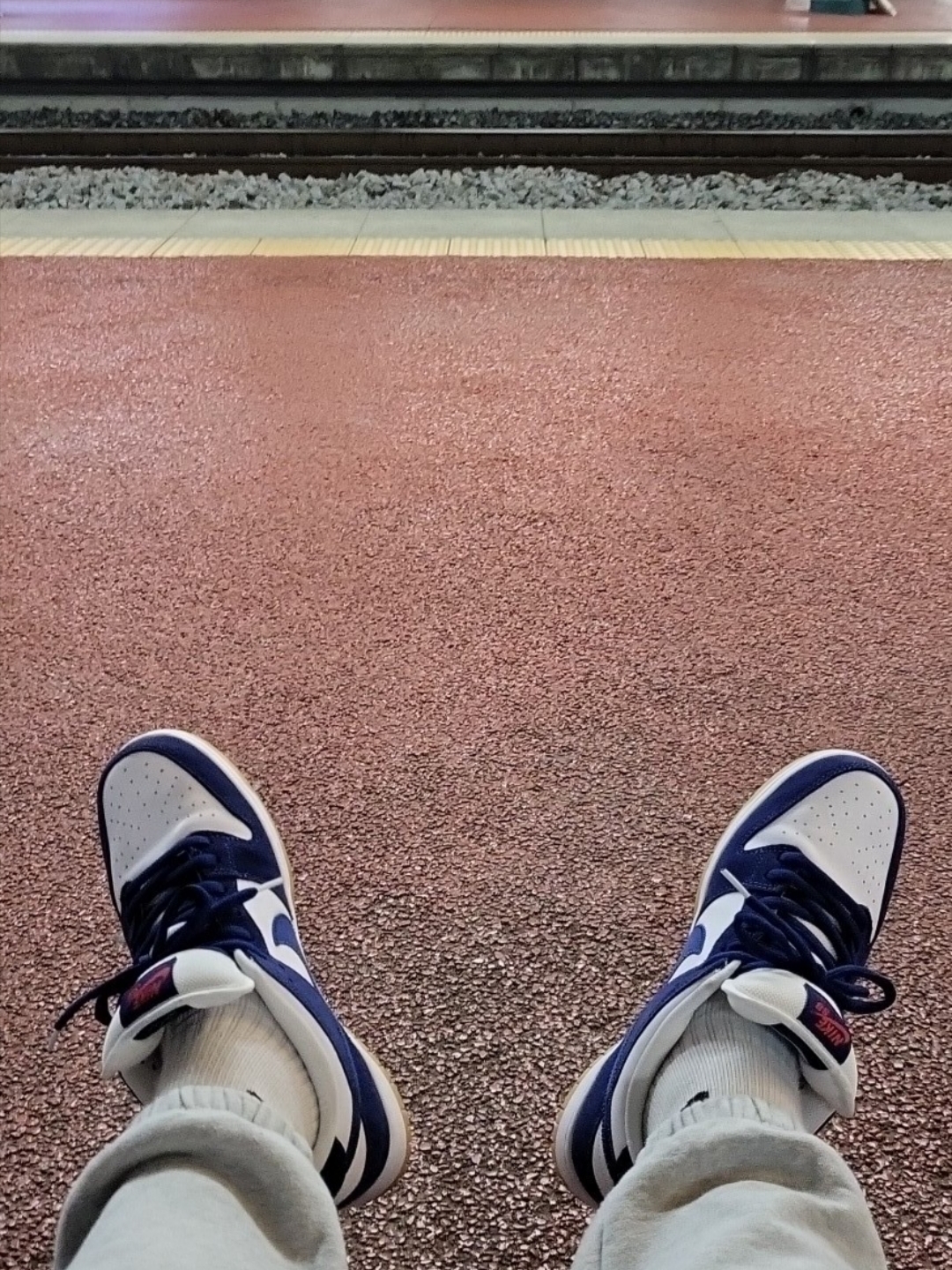 Nike SB Dunk Low Pro Premium Deep Royal Blue 착용 스타일 - 1