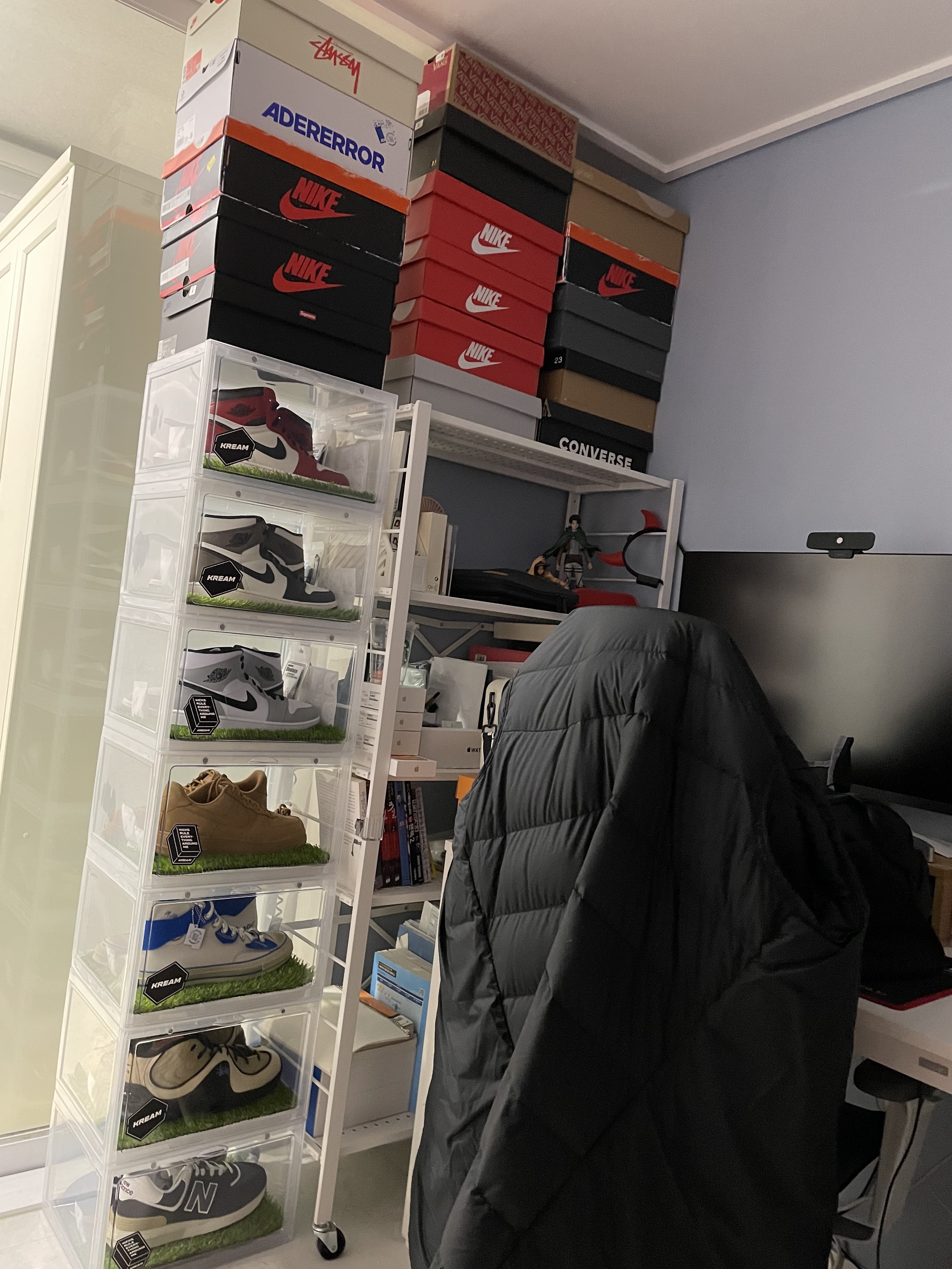Converse x Ader Error Chuck 70 High White, Nike x Supreme Air Force 1 Low Flax 착용 스타일