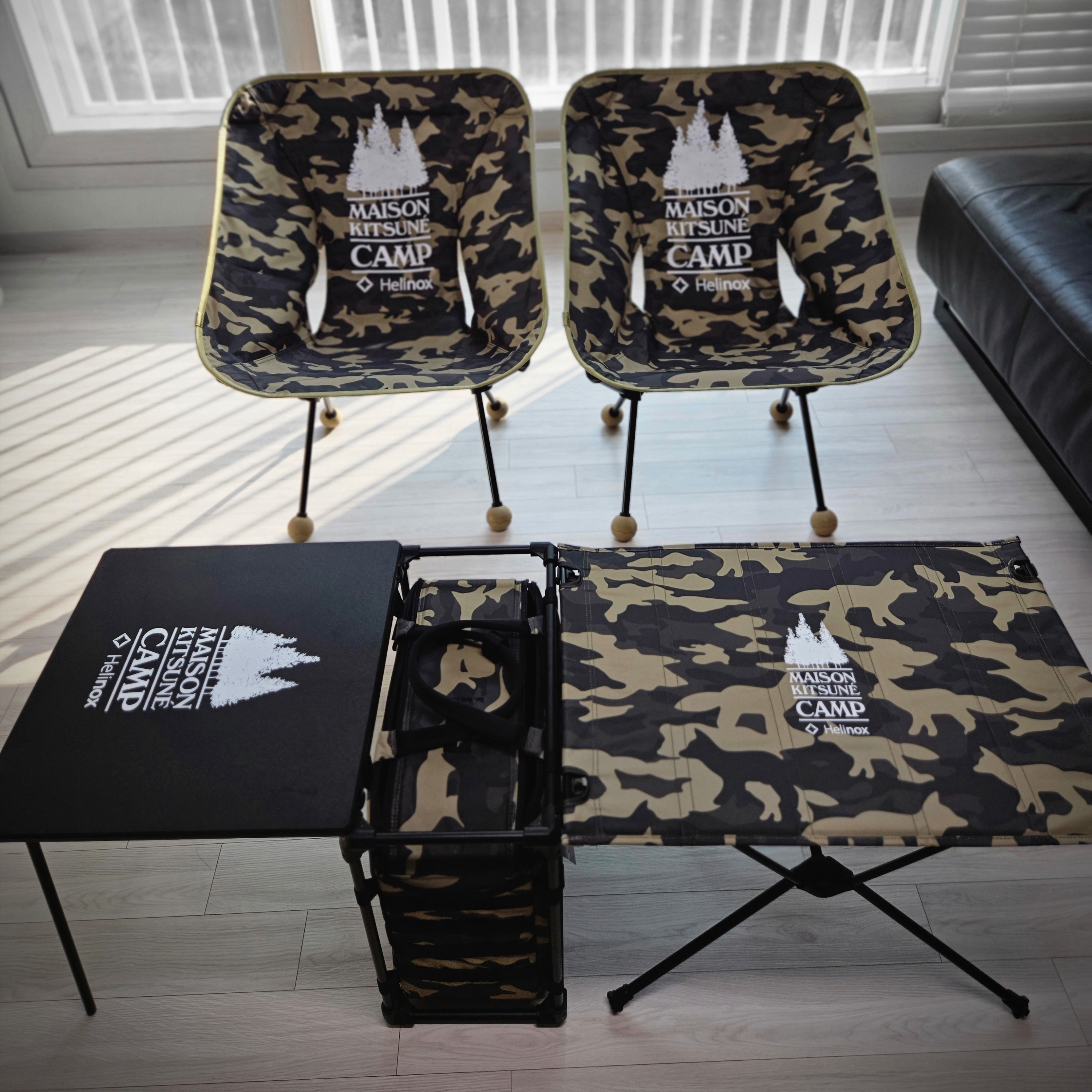 Helinox x Maison Kitsune Table M MK Camo, Helinox x Maison Kitsune Chair L MK Camo 착용 스타일