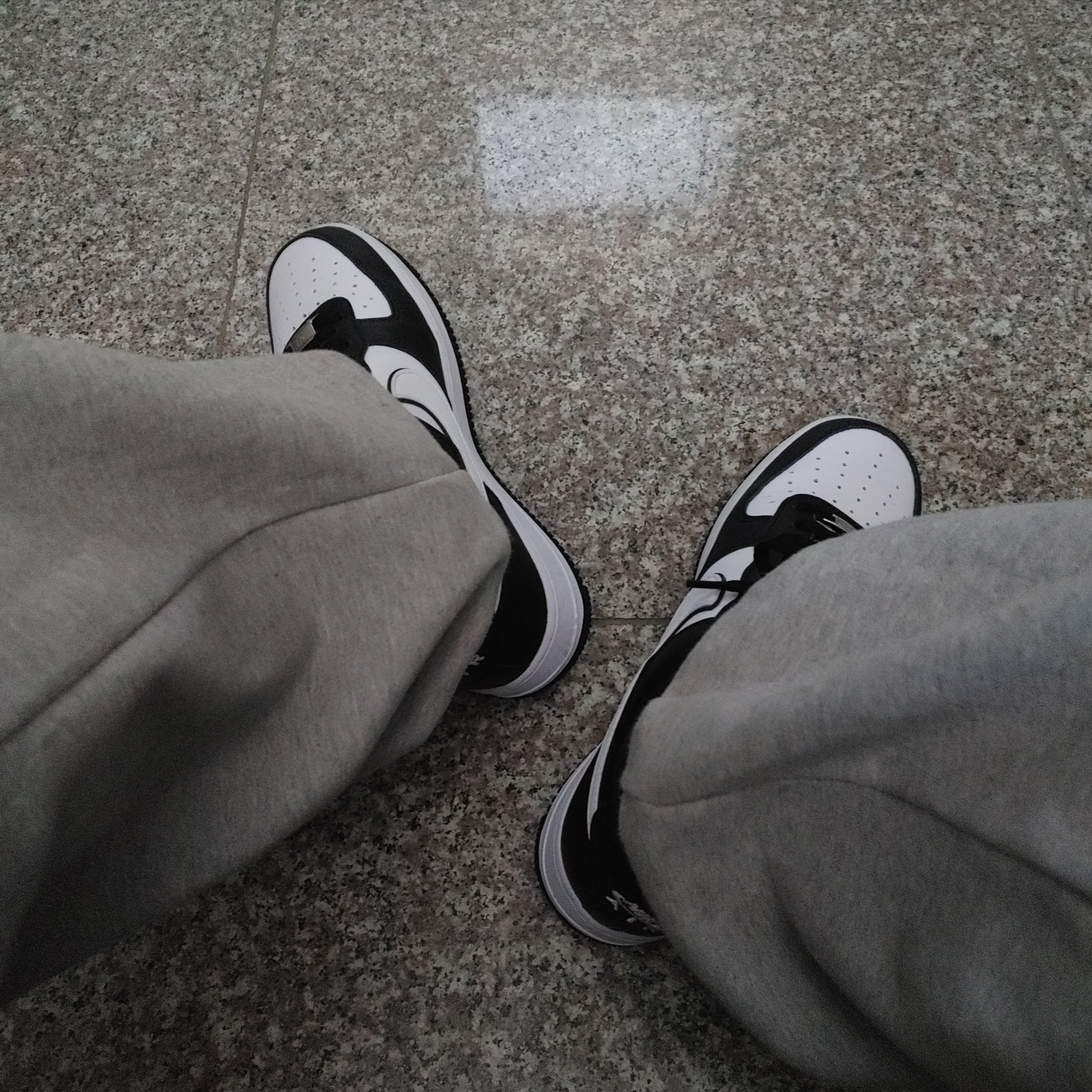 Nike Air Force 1 '07 Black White 착용 스타일