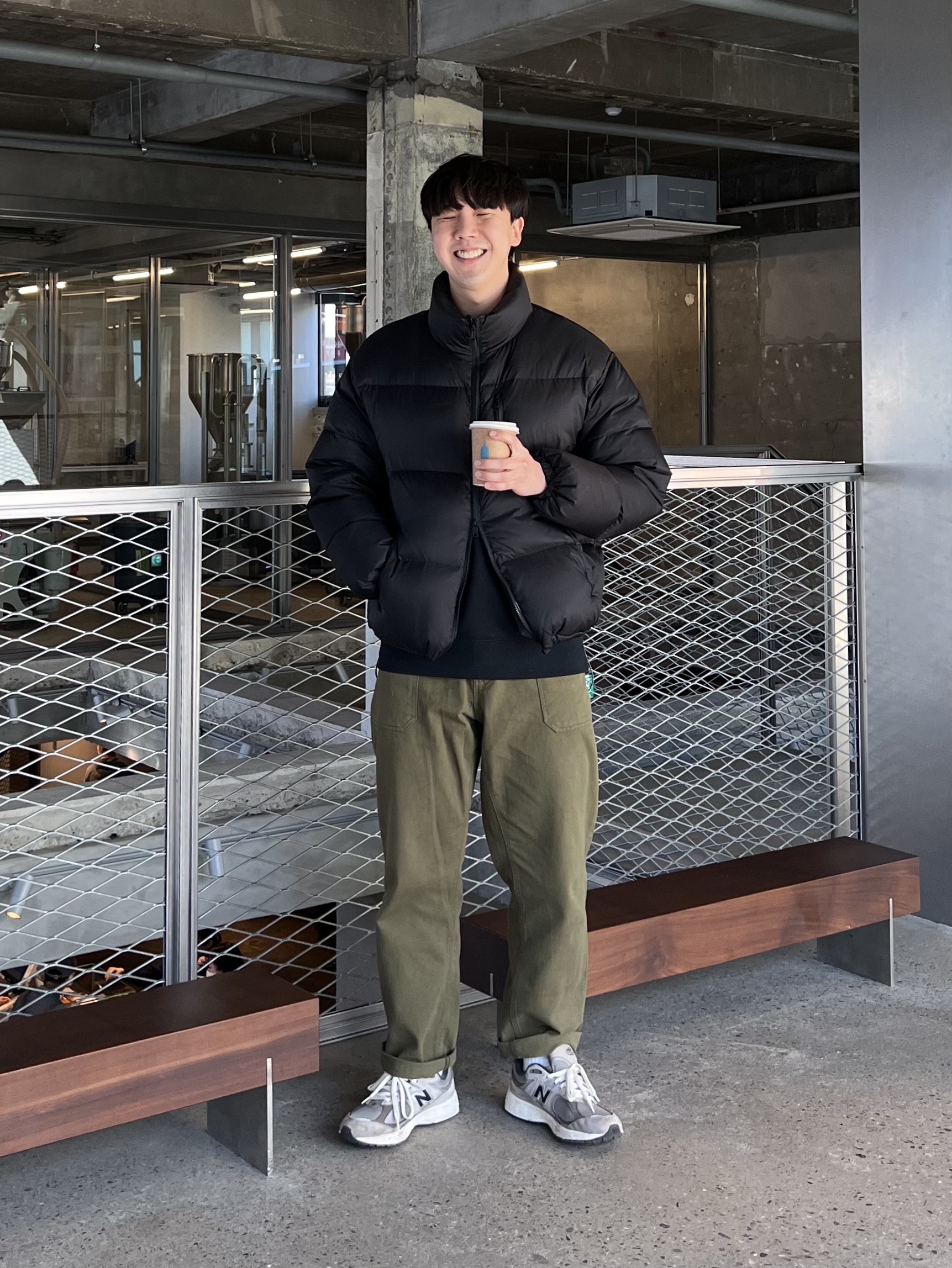 New Balance 2002 Warm Alpaca 착용 스타일 - 2