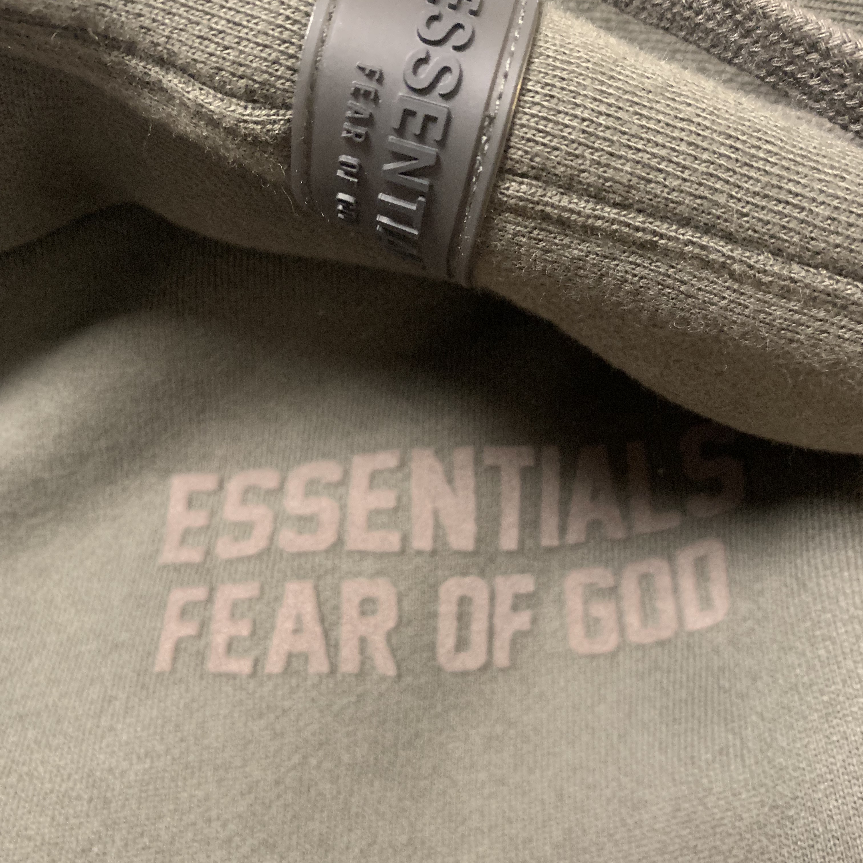Essentials Sweatpants Off Black - 22FW 착용 스타일