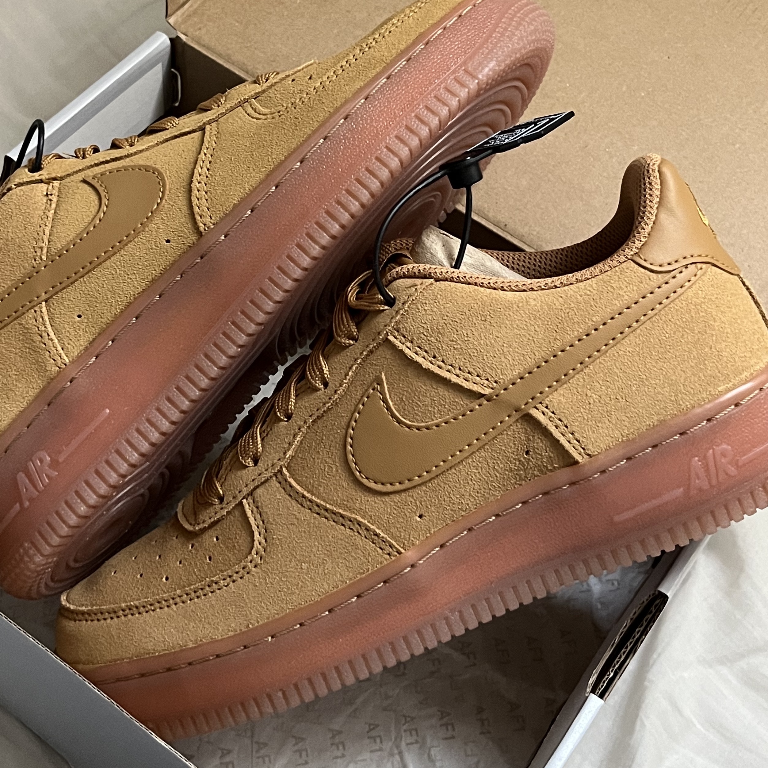 (GS) Nike Air Force 1 LV8 3 Wheat 착용 스타일