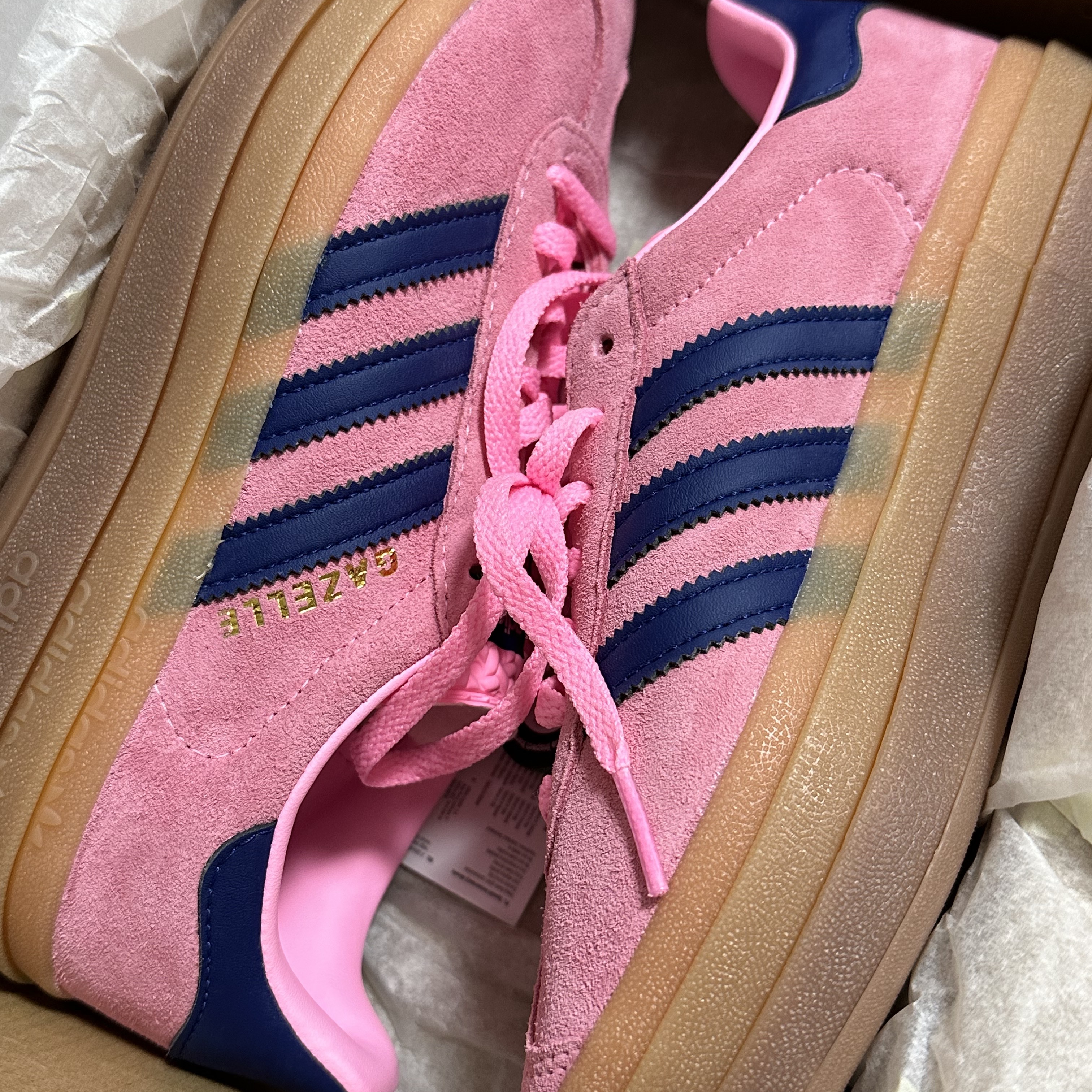 (W) Adidas Gazelle Bold Pink Glow Victory Blue 착용 스타일 - 2