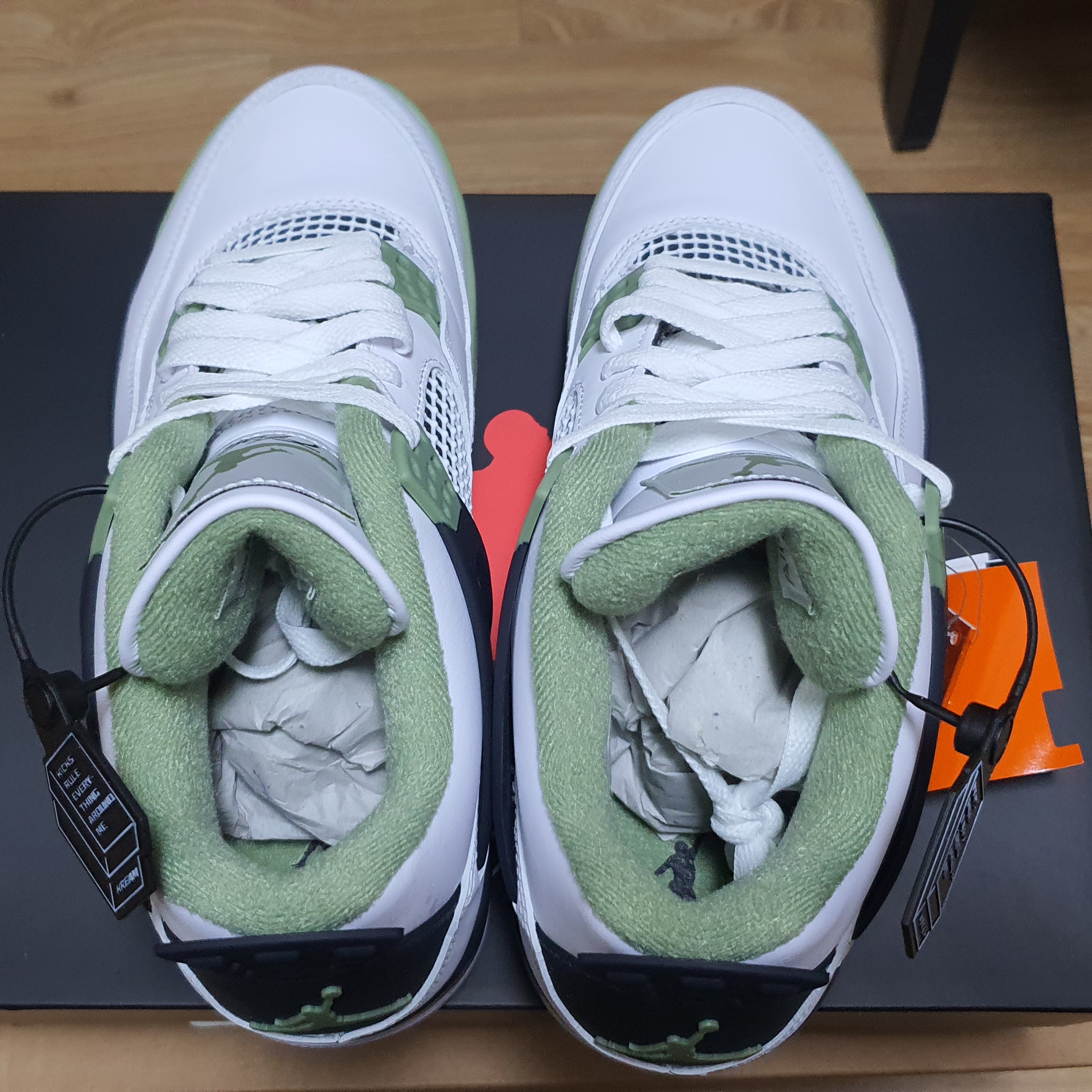 (W) Jordan 4 Retro Oil Green 착용 스타일 - 5