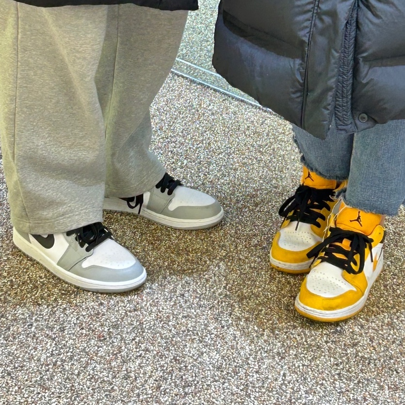 Jordan 1 Mid Light Smoke Grey, (GS) Jordan 1 Low Taxi 착용 스타일