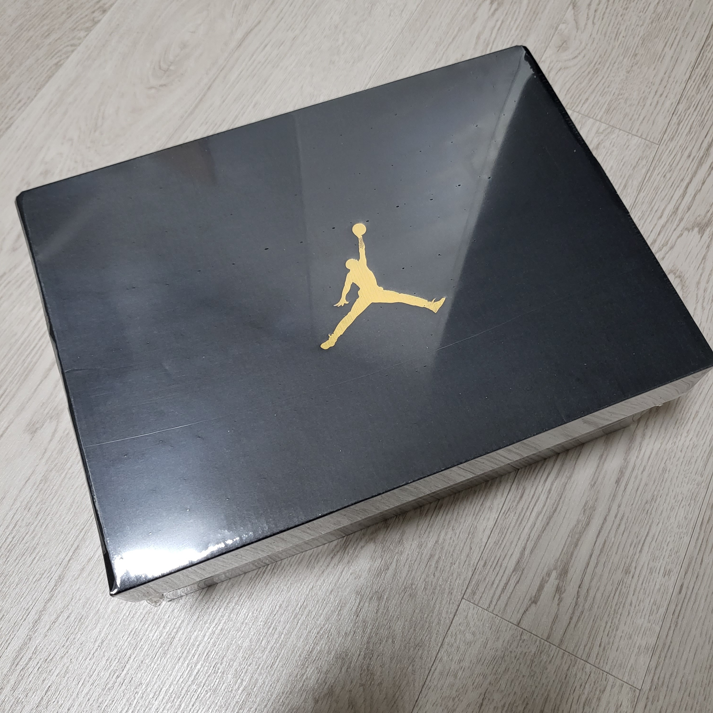 Jordan 1 Low Stealth and White 착용 스타일 - 3