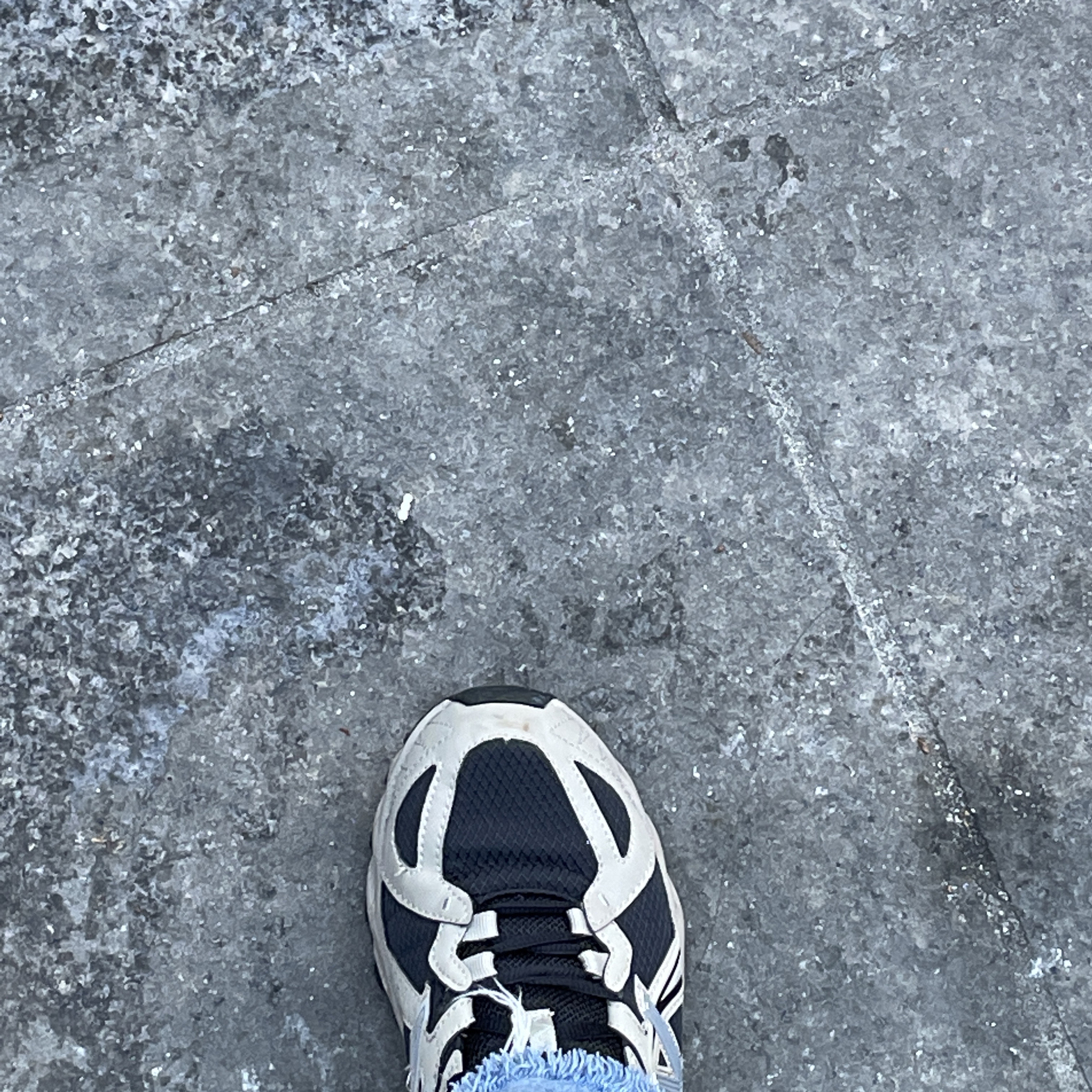 New Balance ML610T Aluminum Black - D Standard 착용 스타일 - 2